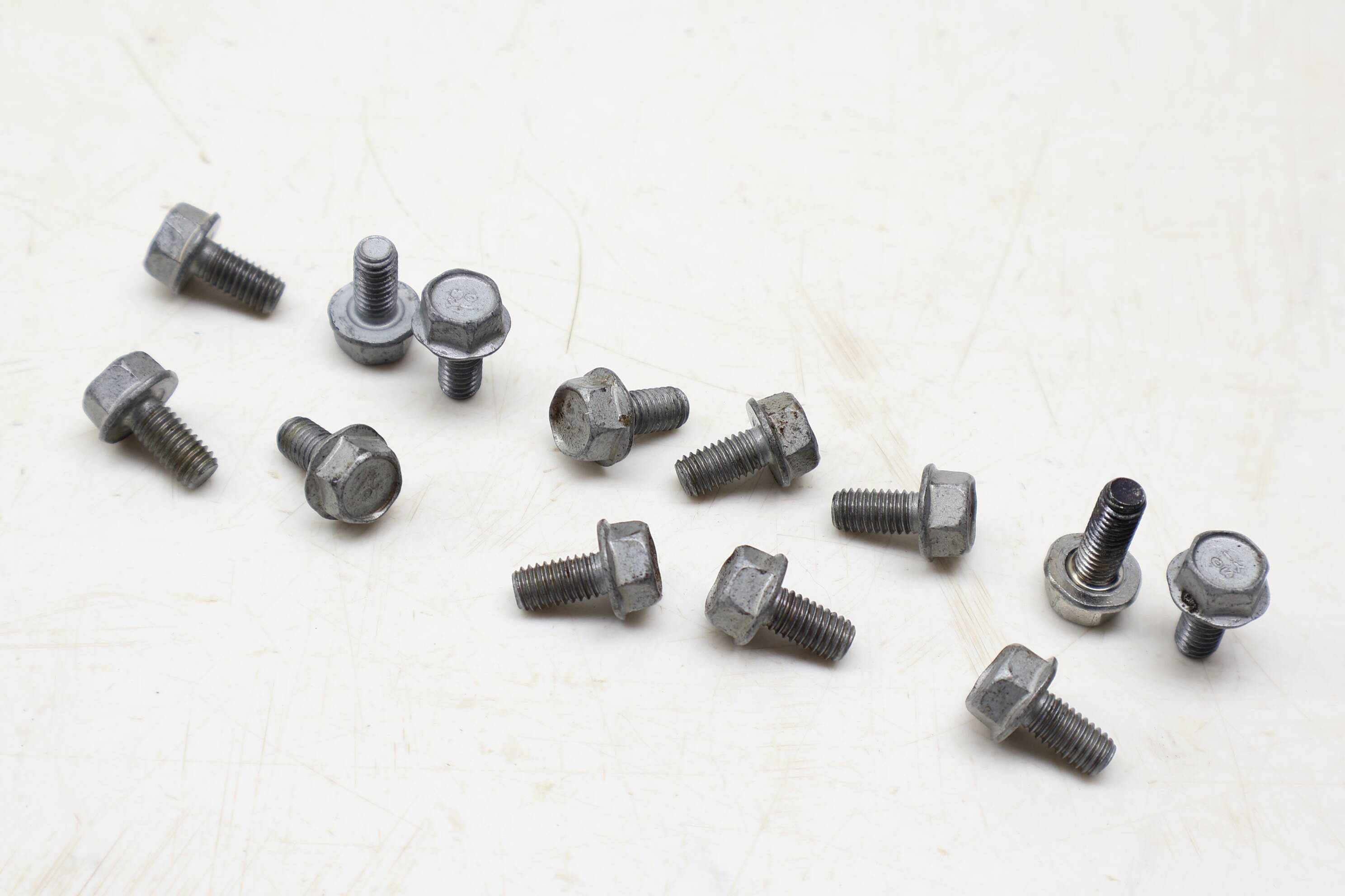 Transmission Oil Pan Screw / Bolt Set (13) WHT011498A