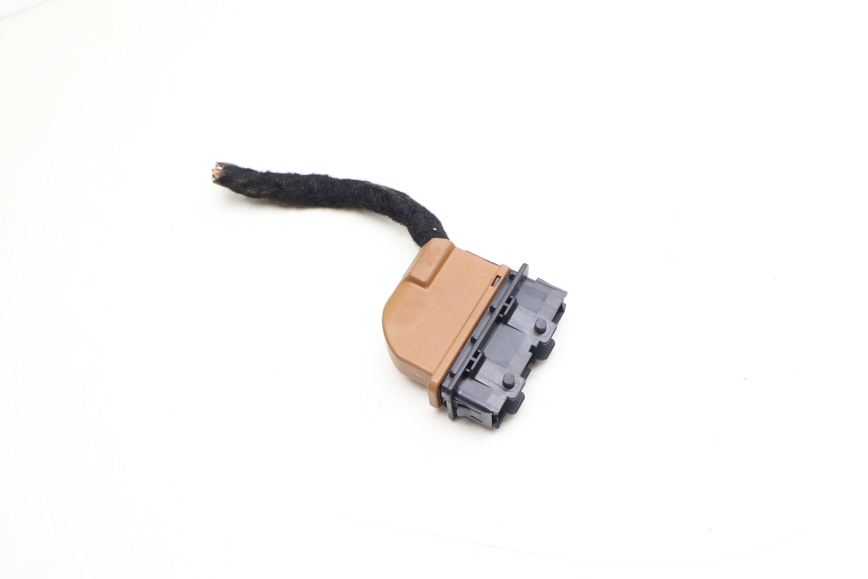 Door Wiring Harness Connector / Pigtail (19-Pin) 8R0972701