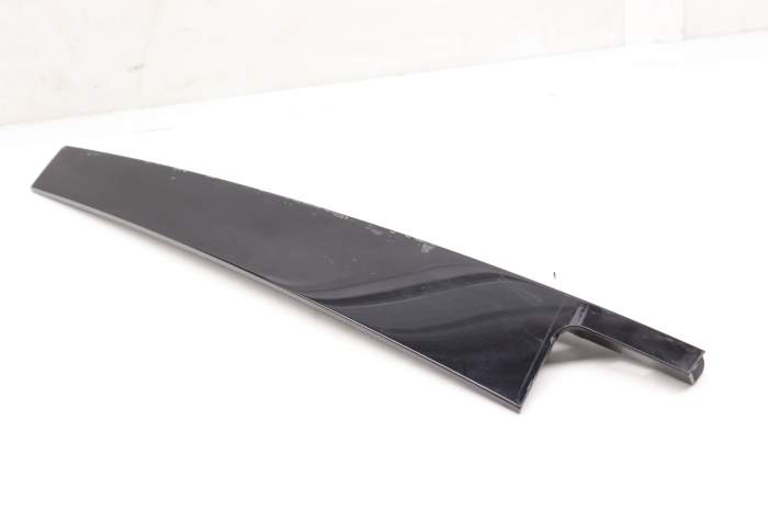 Exterior B Pillar Trim / Cover 4M0839901 main product photo