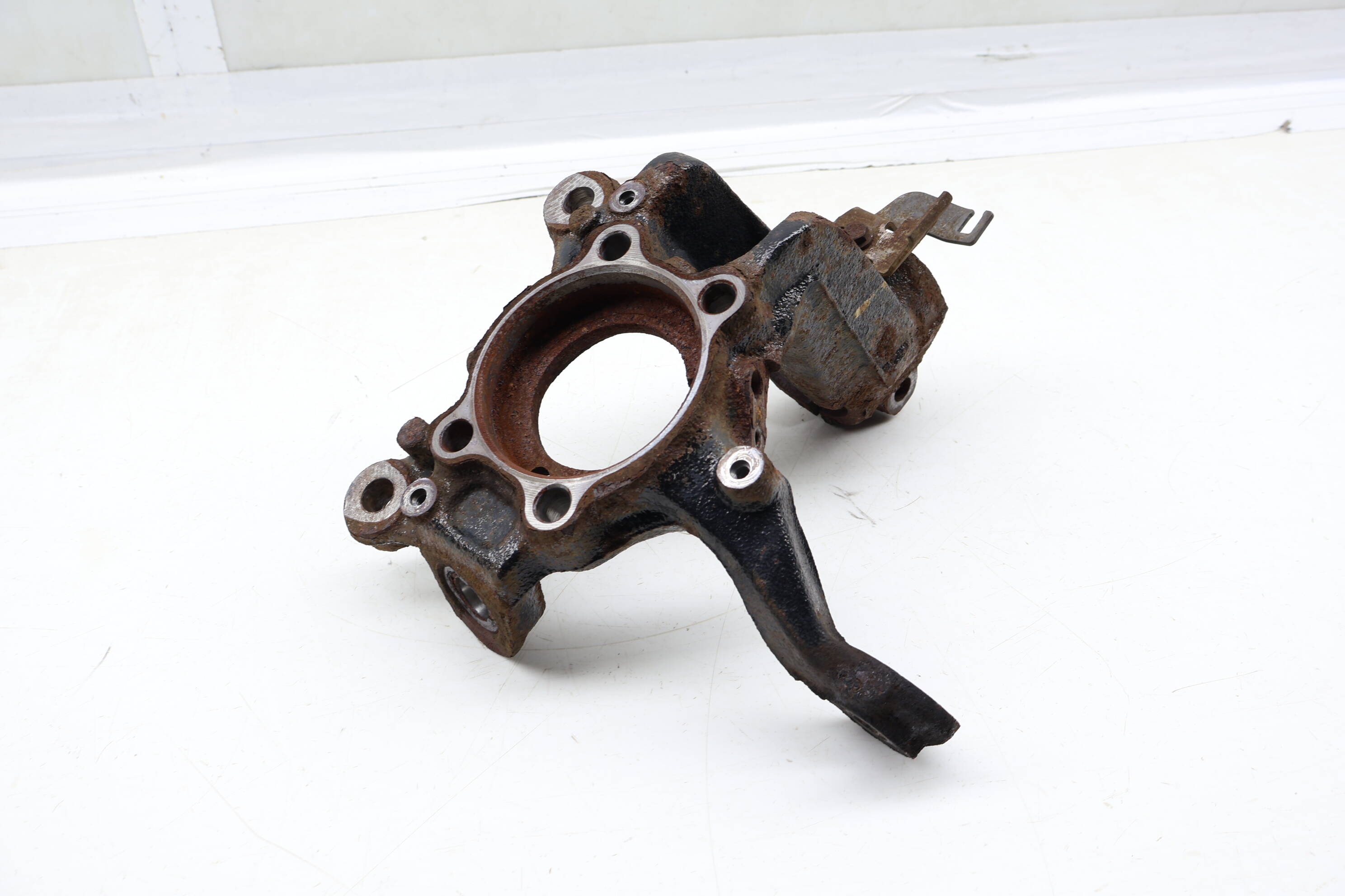 Spindle Knuckle / Wheel Bearing Housing 5C0407255