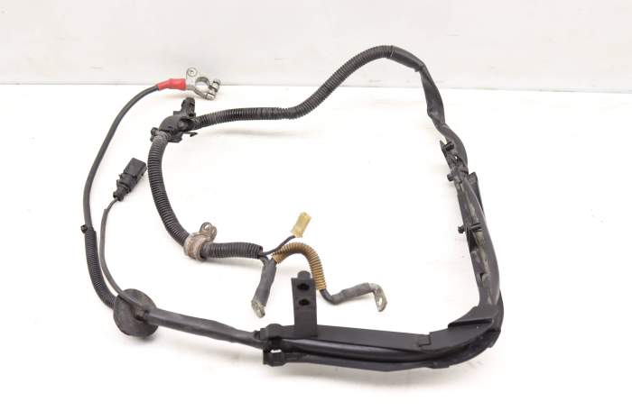 Positive Battery Cable / Alternator Wiring Harness 4B1971225G main product photo