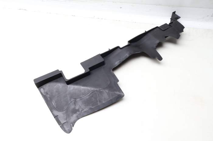 Radiator Air Guide / Duct 8E0121284AD main product photo