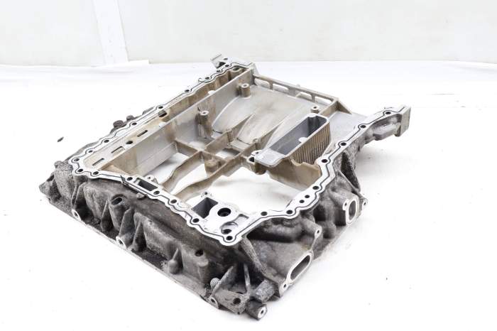 Upper Engine Oil Pan / Sump 06E103603M main product photo
