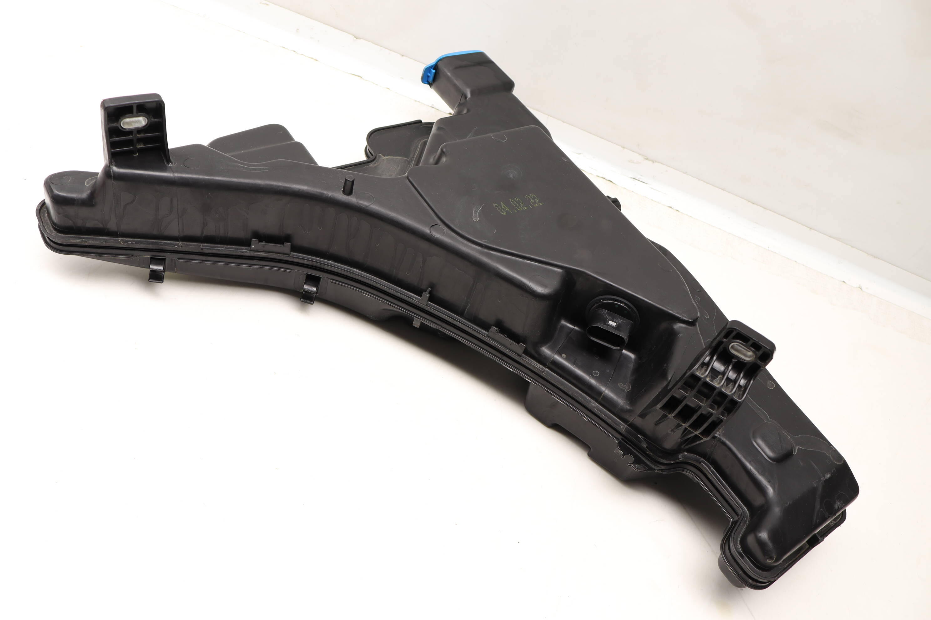 Windshield Washer Reservoir / Tank 8W0955451L