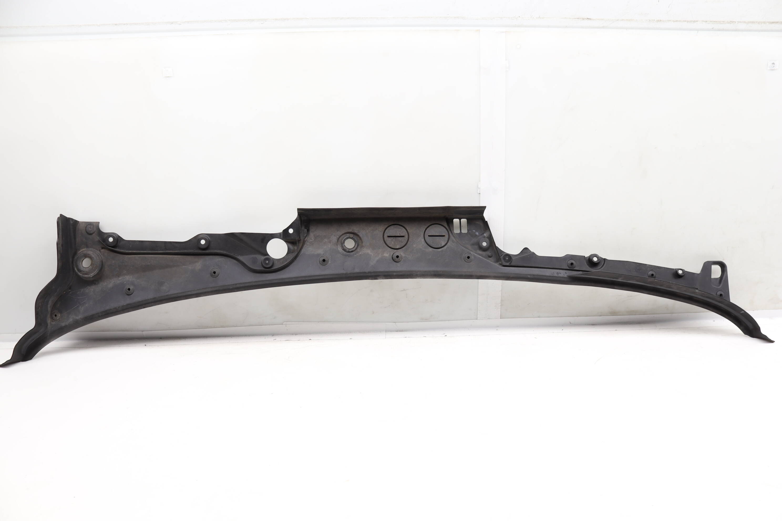 Windshield Cowl / Rain Tray 51717227342