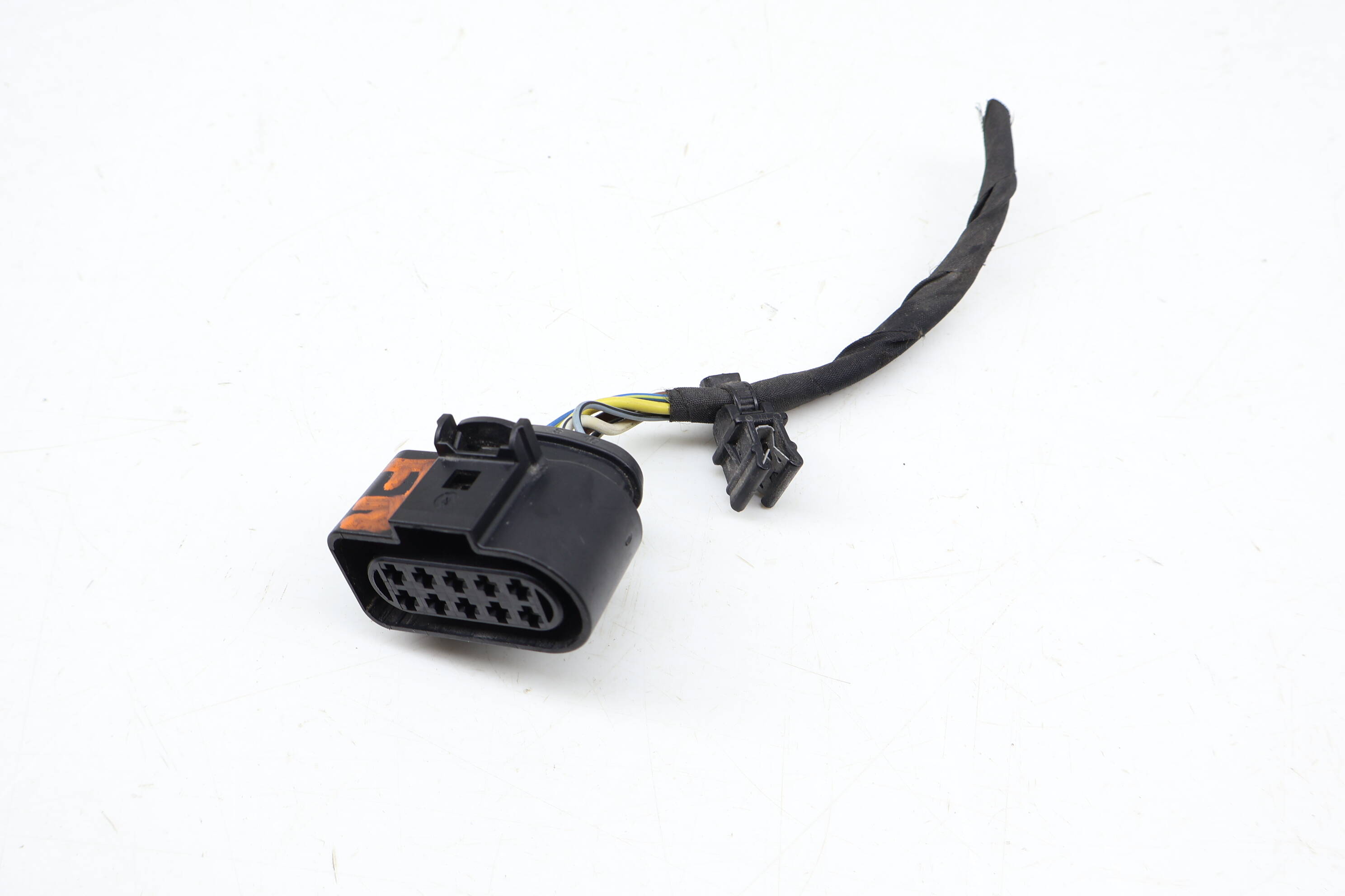 Tail Light Wiring Harness Connector / Pigtail (10-Pin) 6R0973735