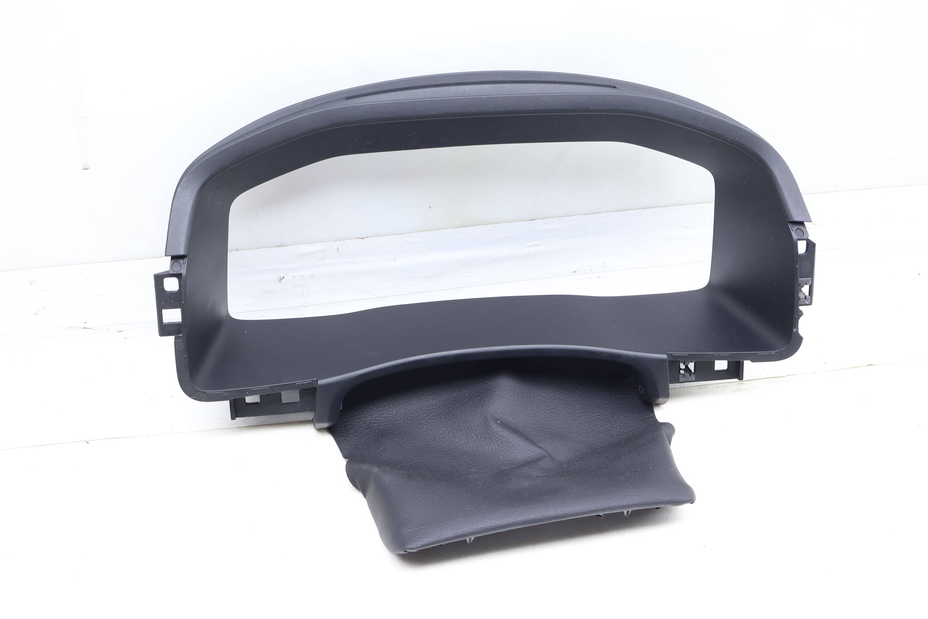 Instrument Cluster Bezel / Trim 3CN858366B