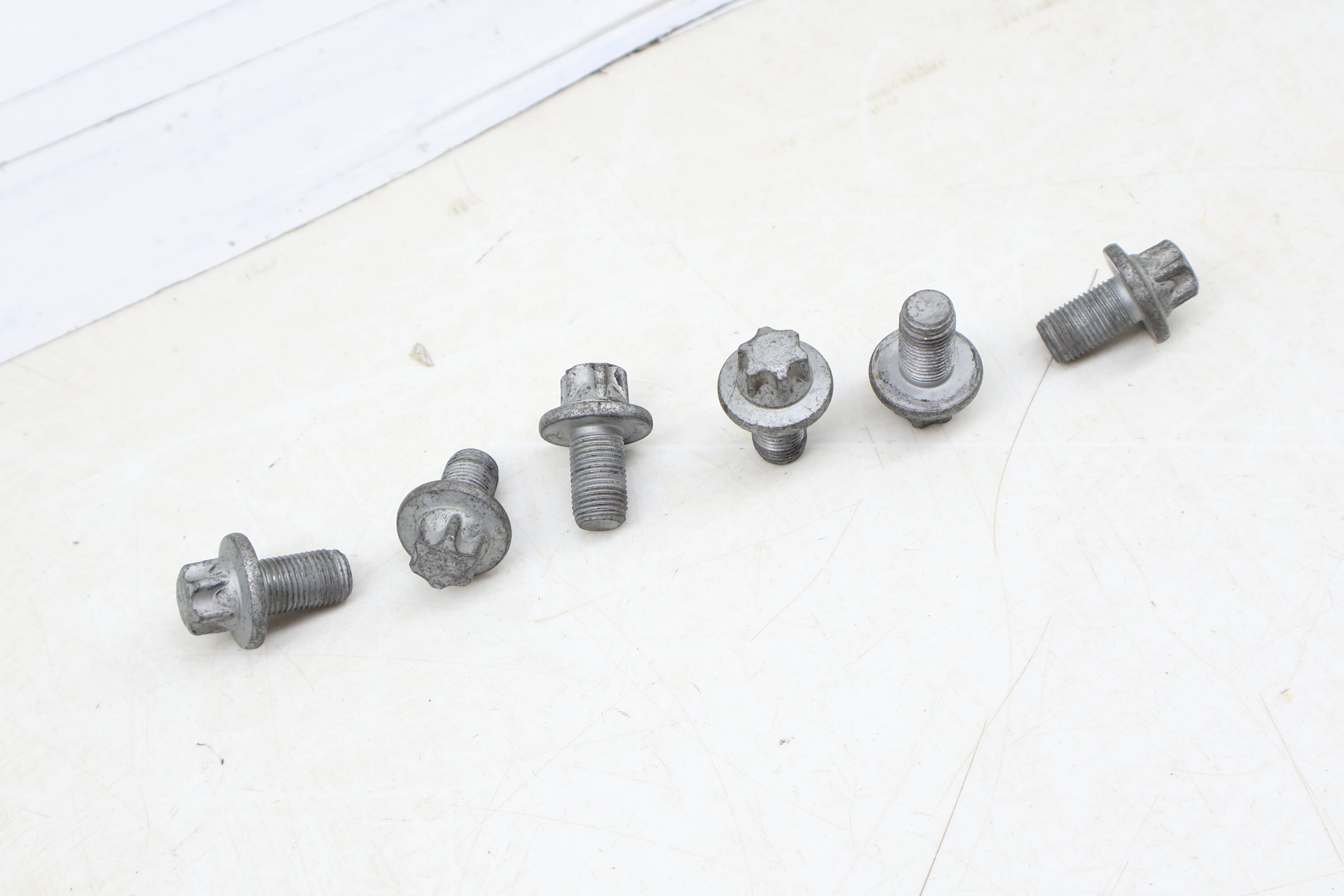 Flywheel Screw / Bolt Set (6) 24407629873