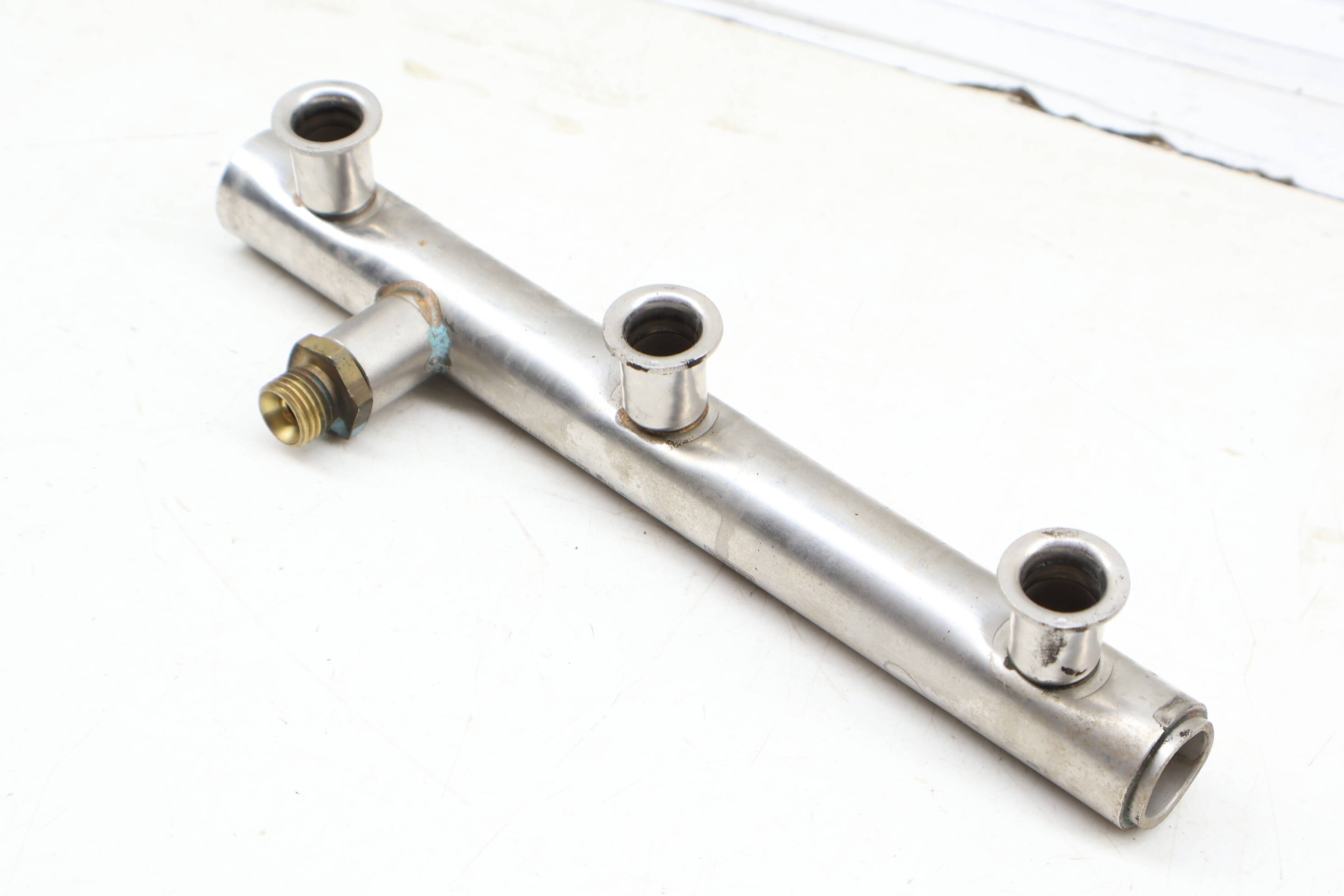 Fuel Rail 06E130090F 95811011610