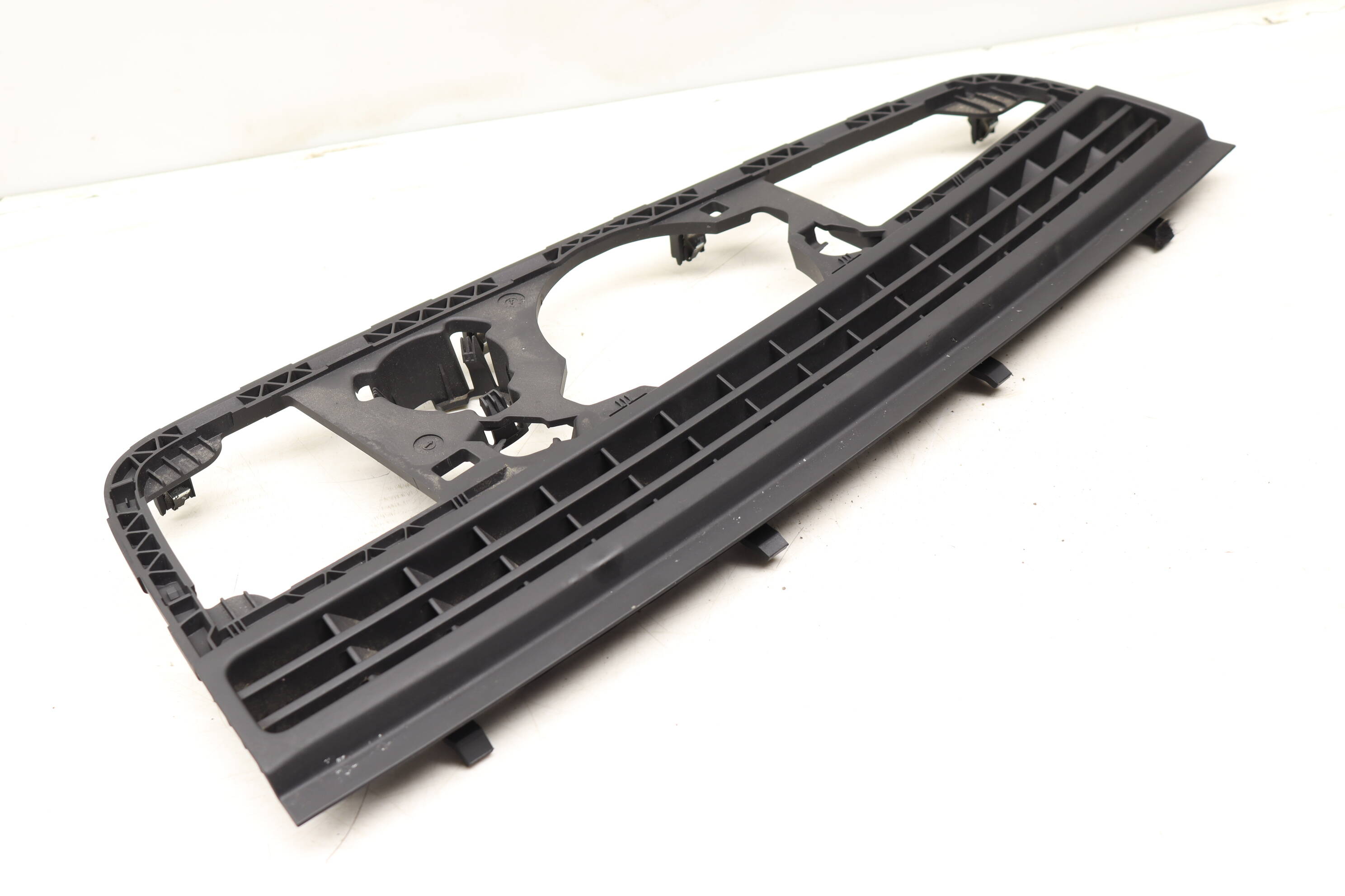 Upper Dash Air Vent Bracket 4G8819635F