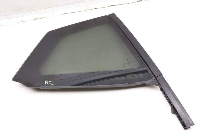 Side Quarter Window / Glass 51377420542 main product photo