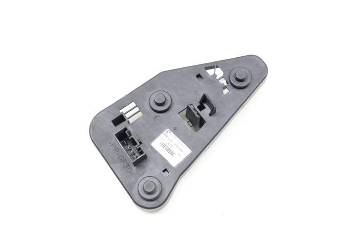Outer Tail Light Bulb Holder / Socket 63213414399 main product photo
