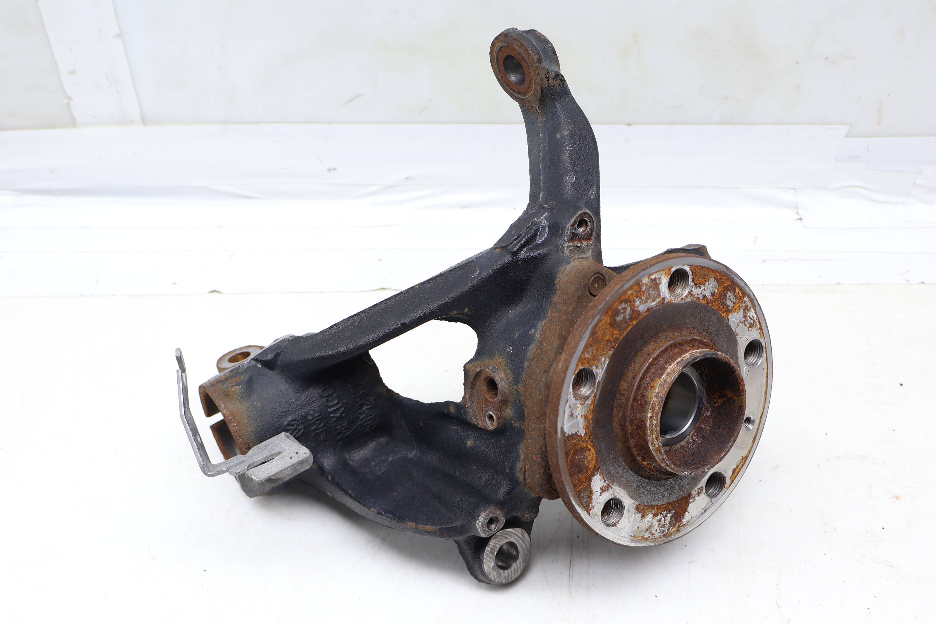 Spindle Knuckle W/ Wheel Bearing 5QM407255A