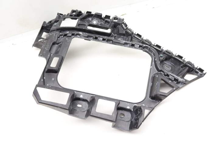 Bumper Mount Bracket 7P6807394D main product photo