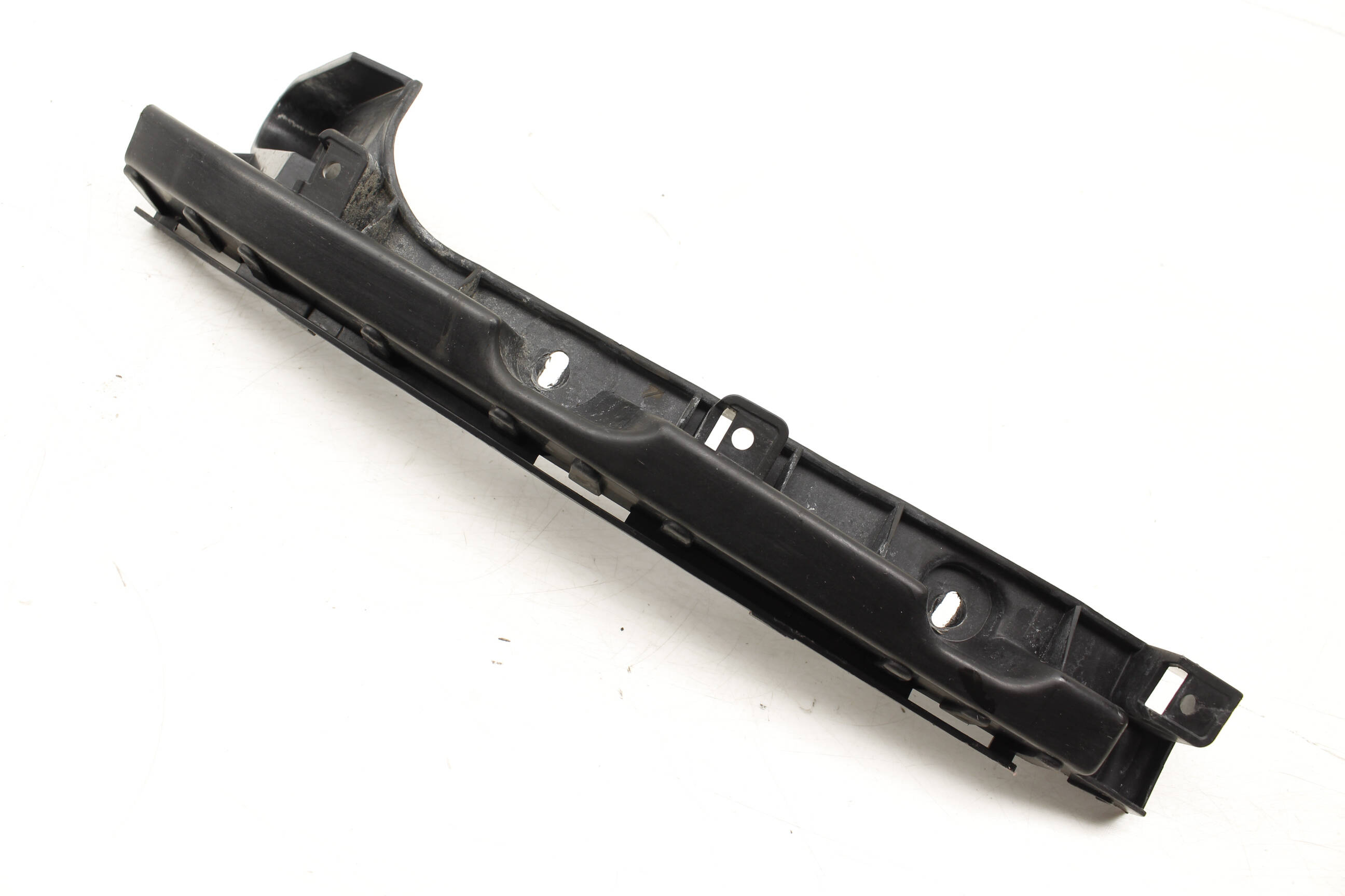 Bumper Guide / Bracket 8J0807484
