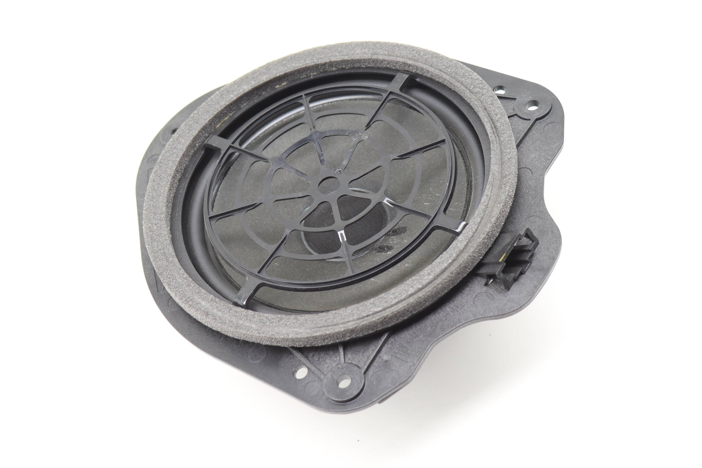 Quarter Panel Speaker / Woofer (B&O) 8S0035411B