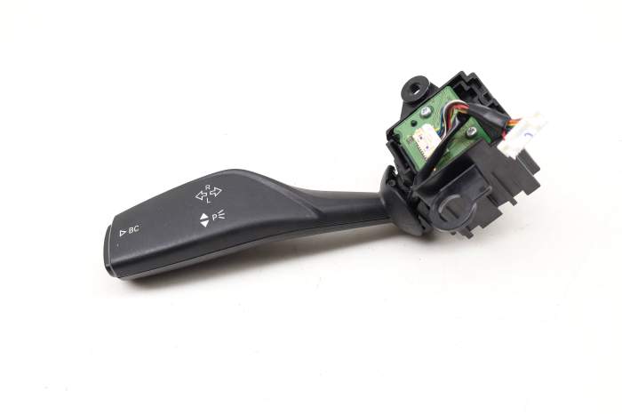 Turn Signal Stalk / Switch 61319341452 main product photo