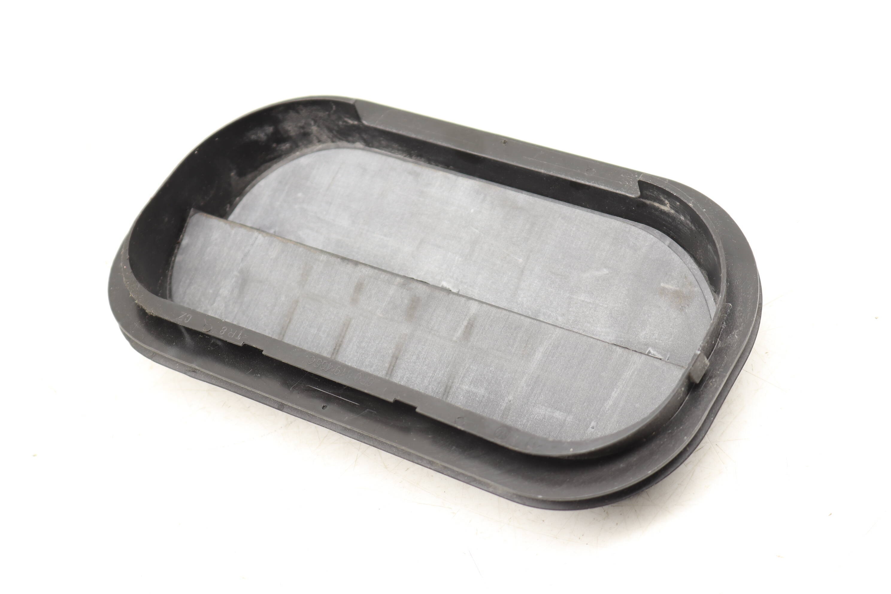 Ventilation / Vent Trim 6R0819465C