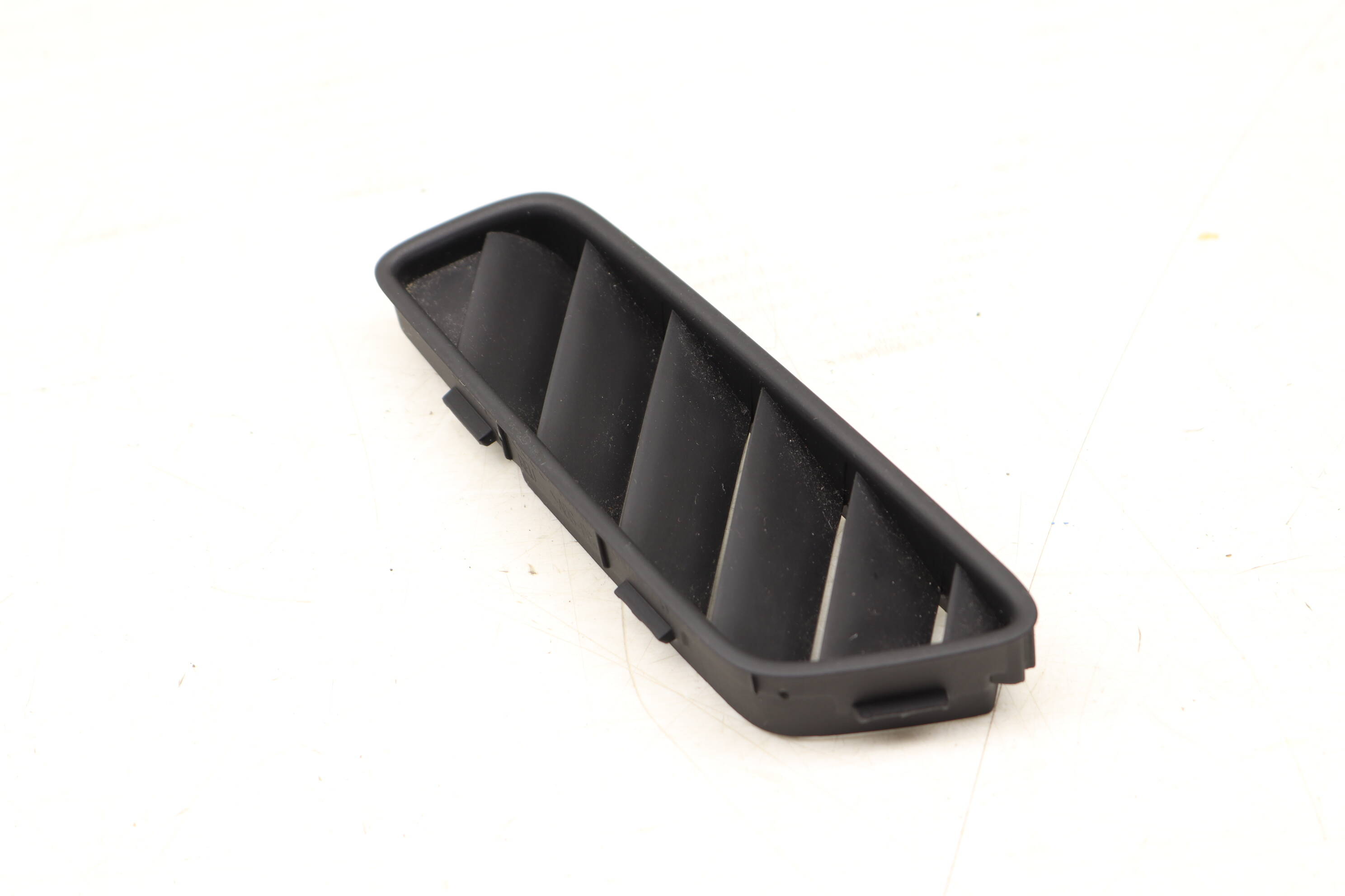 Upper Dash Defrost Air Vent 8R0819793