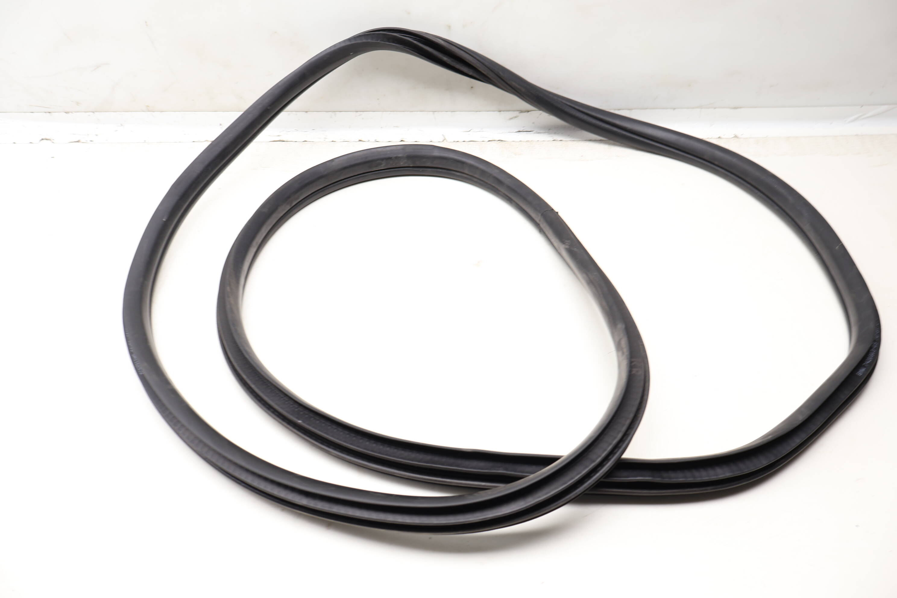 BMW Door Seal / Weather Stripping (X2) 51727420830