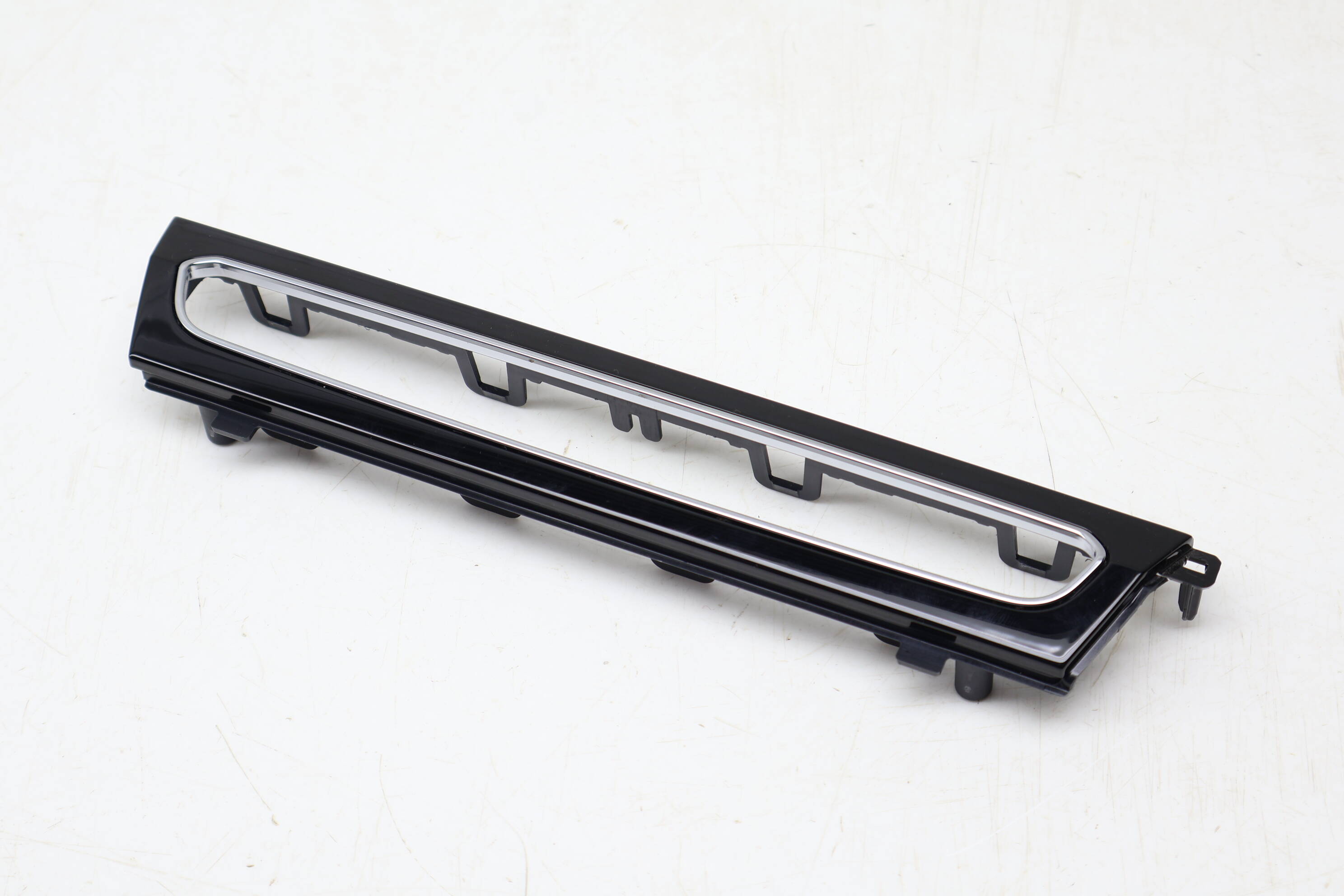 Center Dash Multi Switch Trim 4M1853240