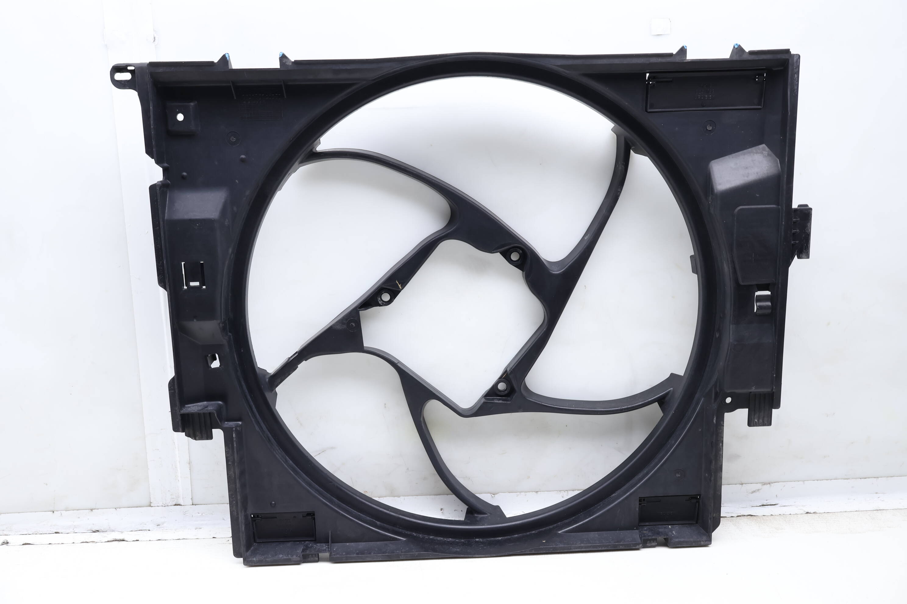 Electric Cooling Fan Housing / Cowl 17427640512