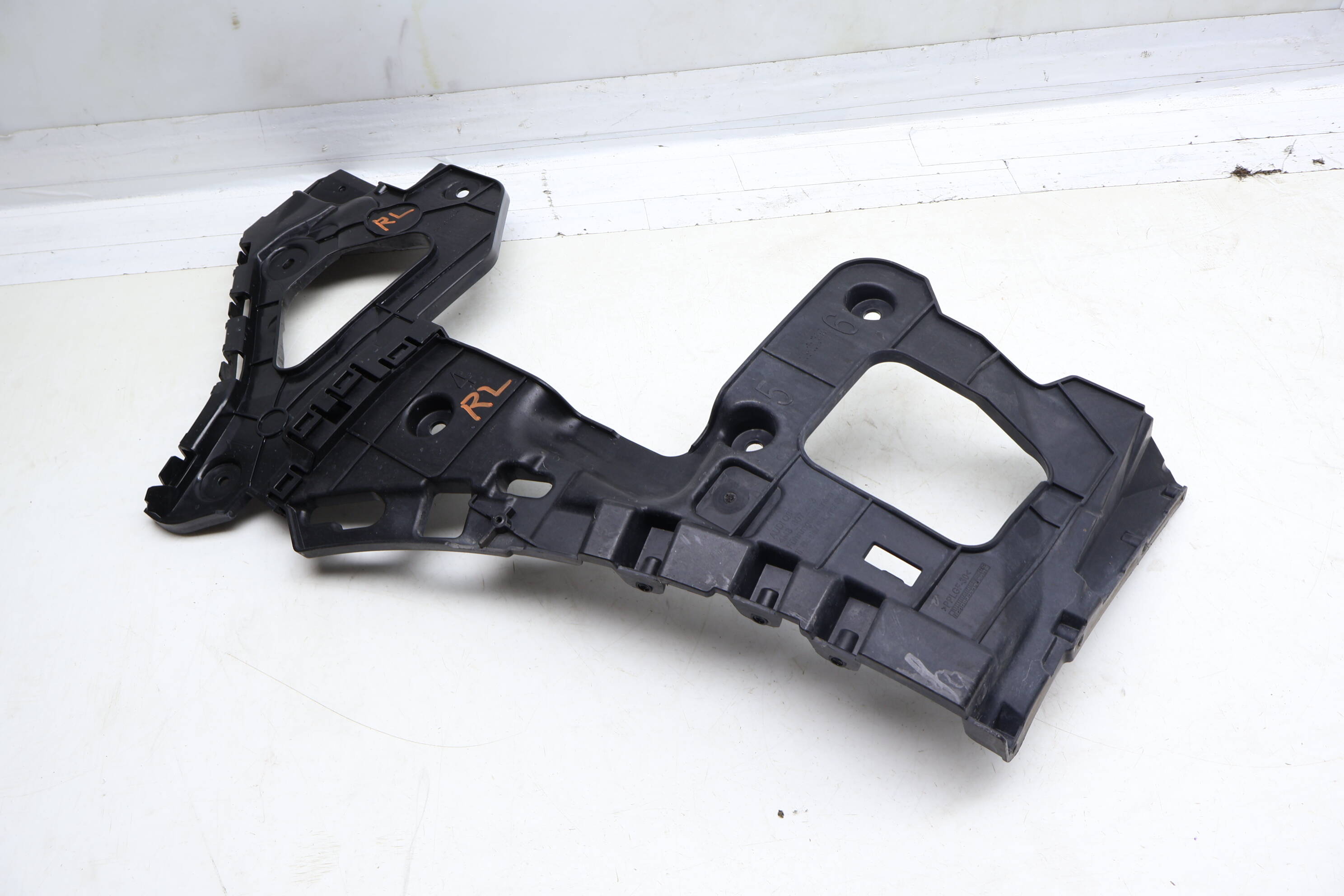 Bumper Mount Bracket 4M8807453