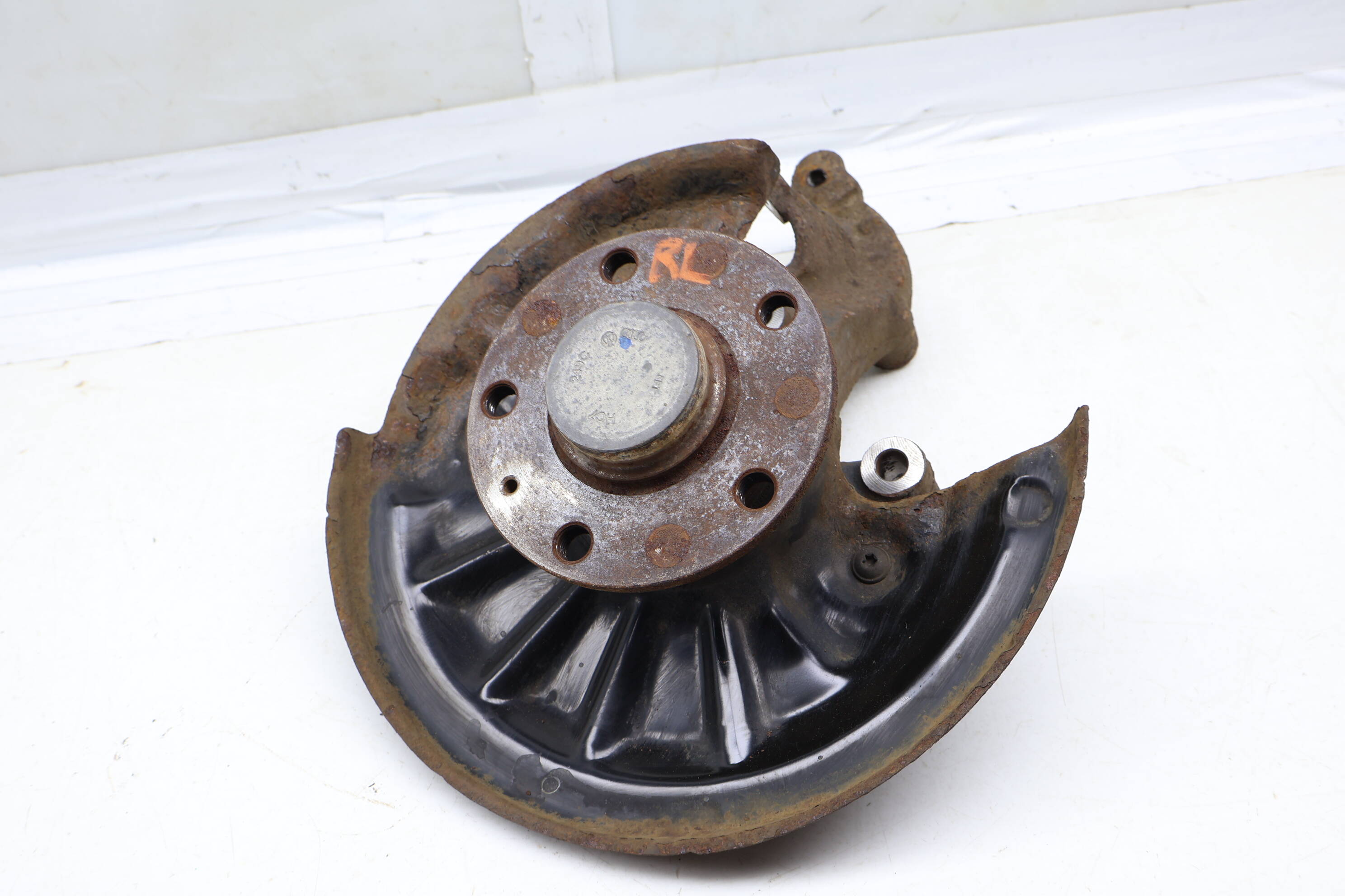 Spindle Knuckle W/ Wheel Bearing 5QM505435