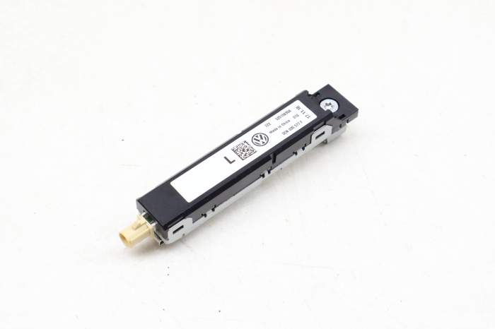 Upper Antenna Booster 3CN035577F main product photo