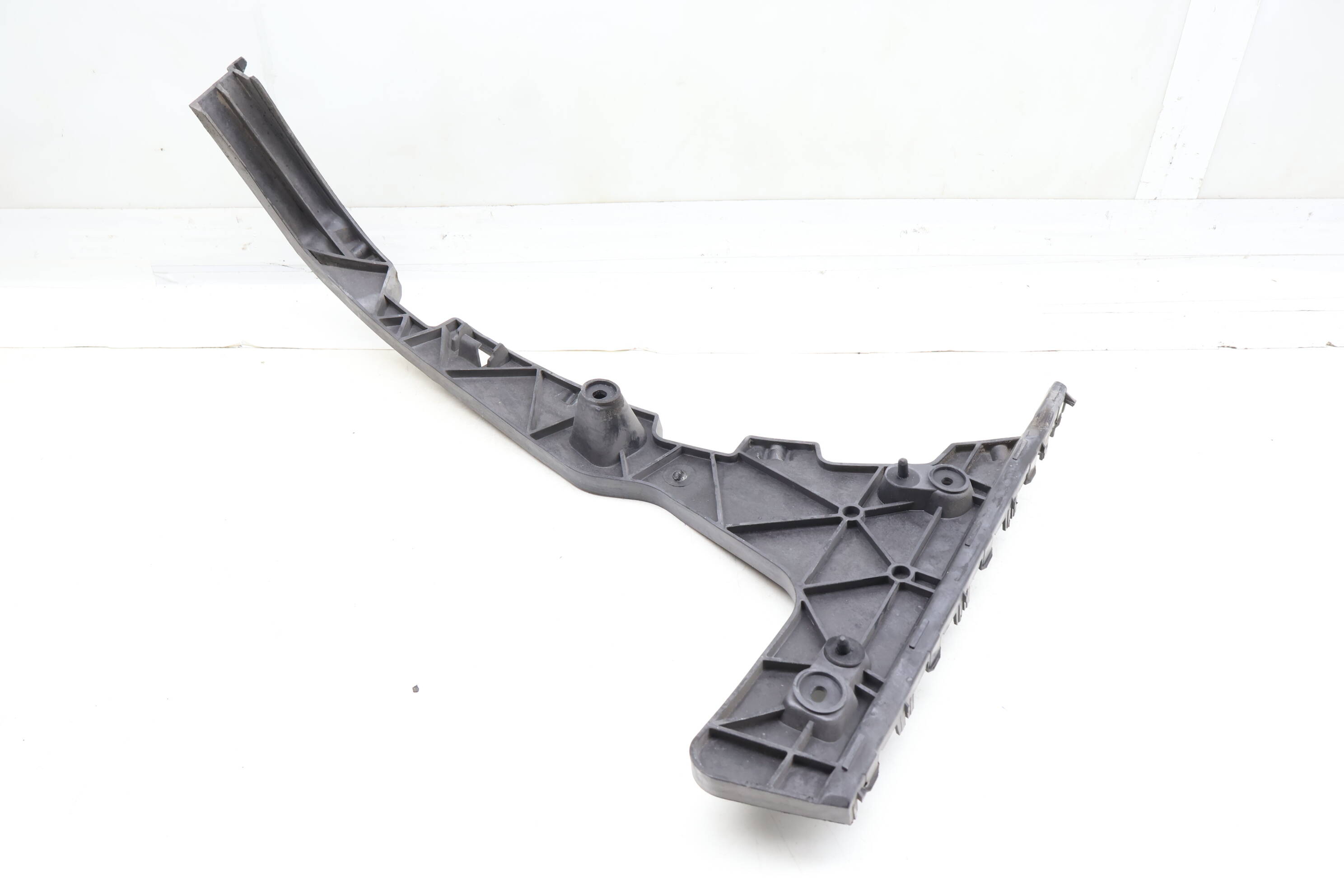 Bumper Guide / Bracket 8R0807454C