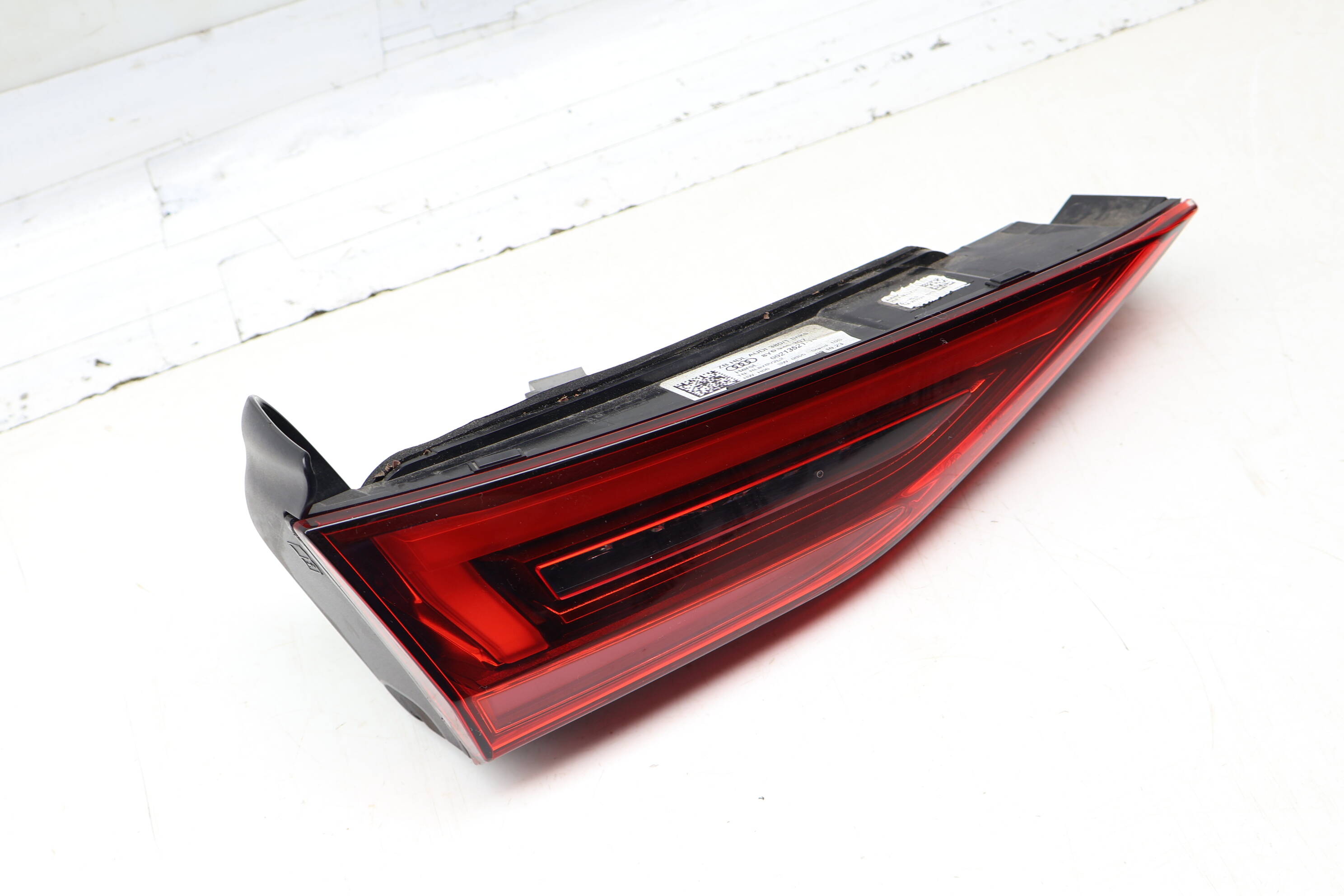Inner Led Tail Light / Lamp 8Y0945307