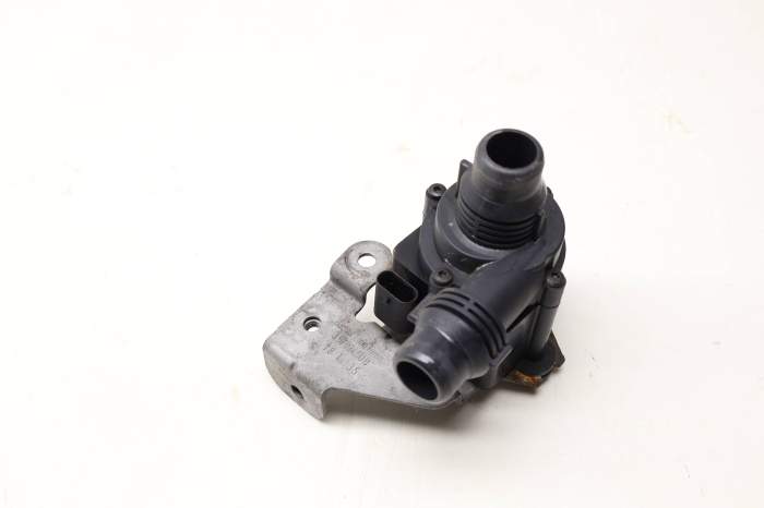Auxiliary Coolant / Water Pump HJ328564BA main product photo