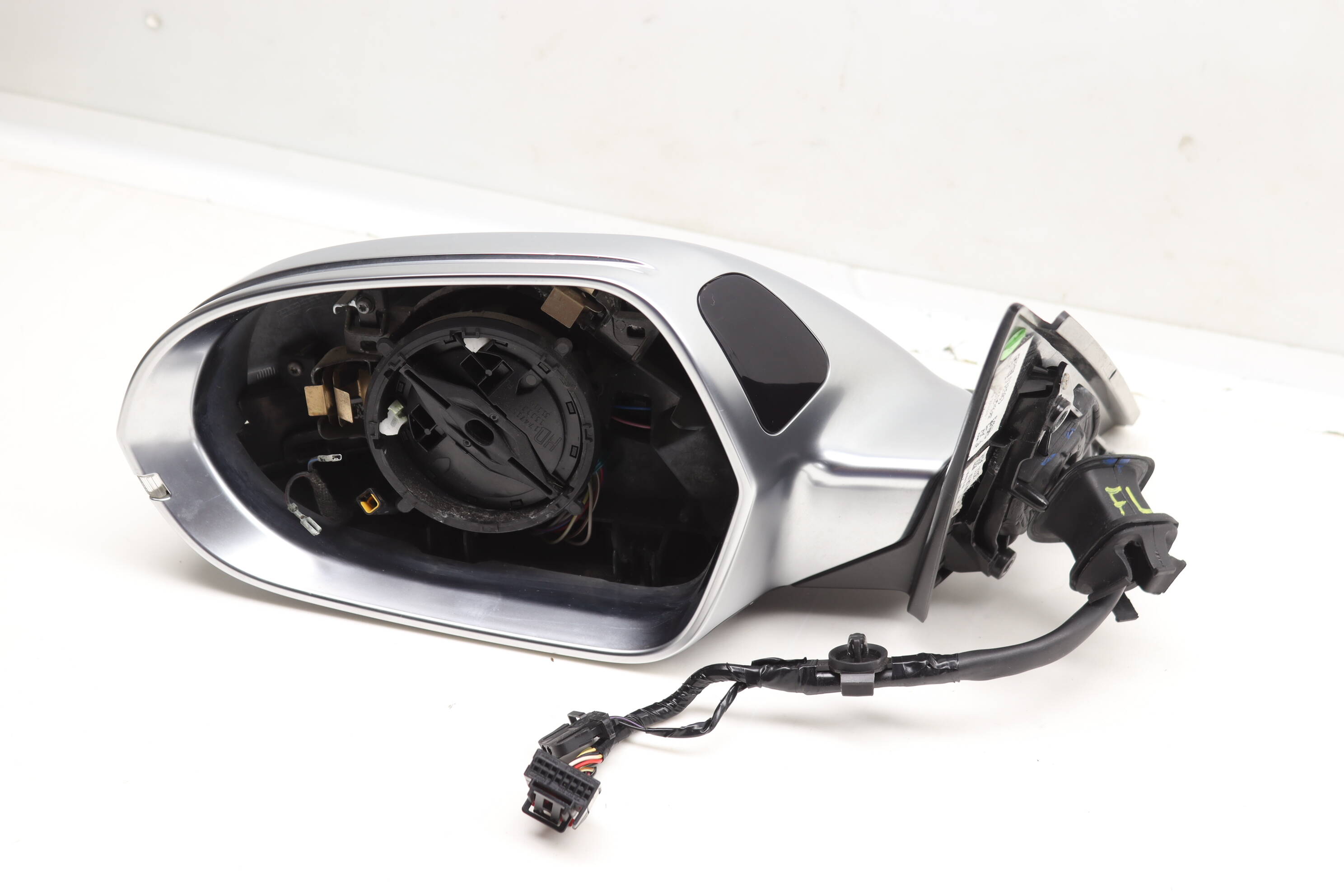 Audi Left Side View Door Mirror (A6 Quattro, S6, A6) 4G1857409AE Audi Left Side View Door Mirror (A6 Quattro, S6, A6) 4G1857409AE