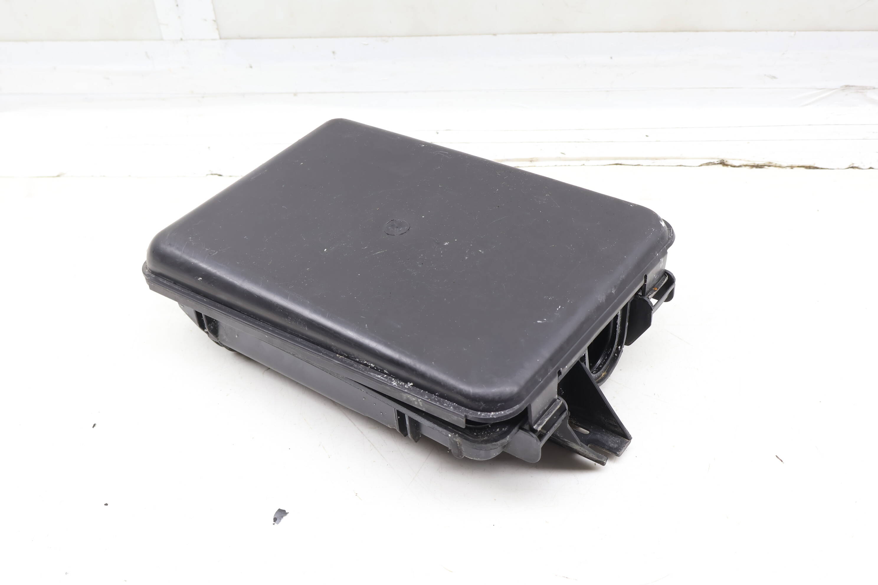 Ccm / Tcu Control Module Housing / Box 8D0927355A