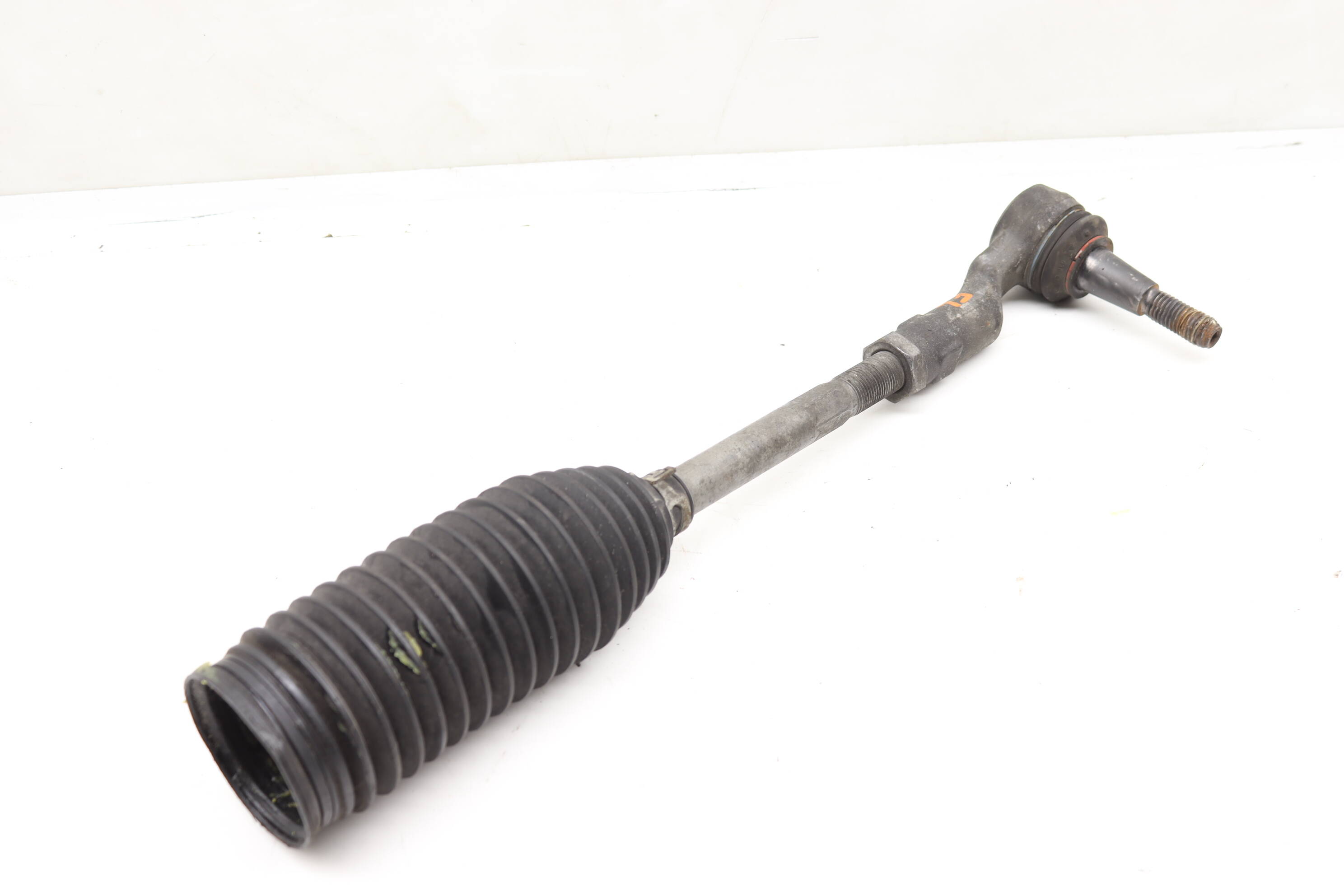 Steering&#x20;Tie&#x20;Rod&#x20;W&#x2F;&#x20;Boot&#x20;LR027570