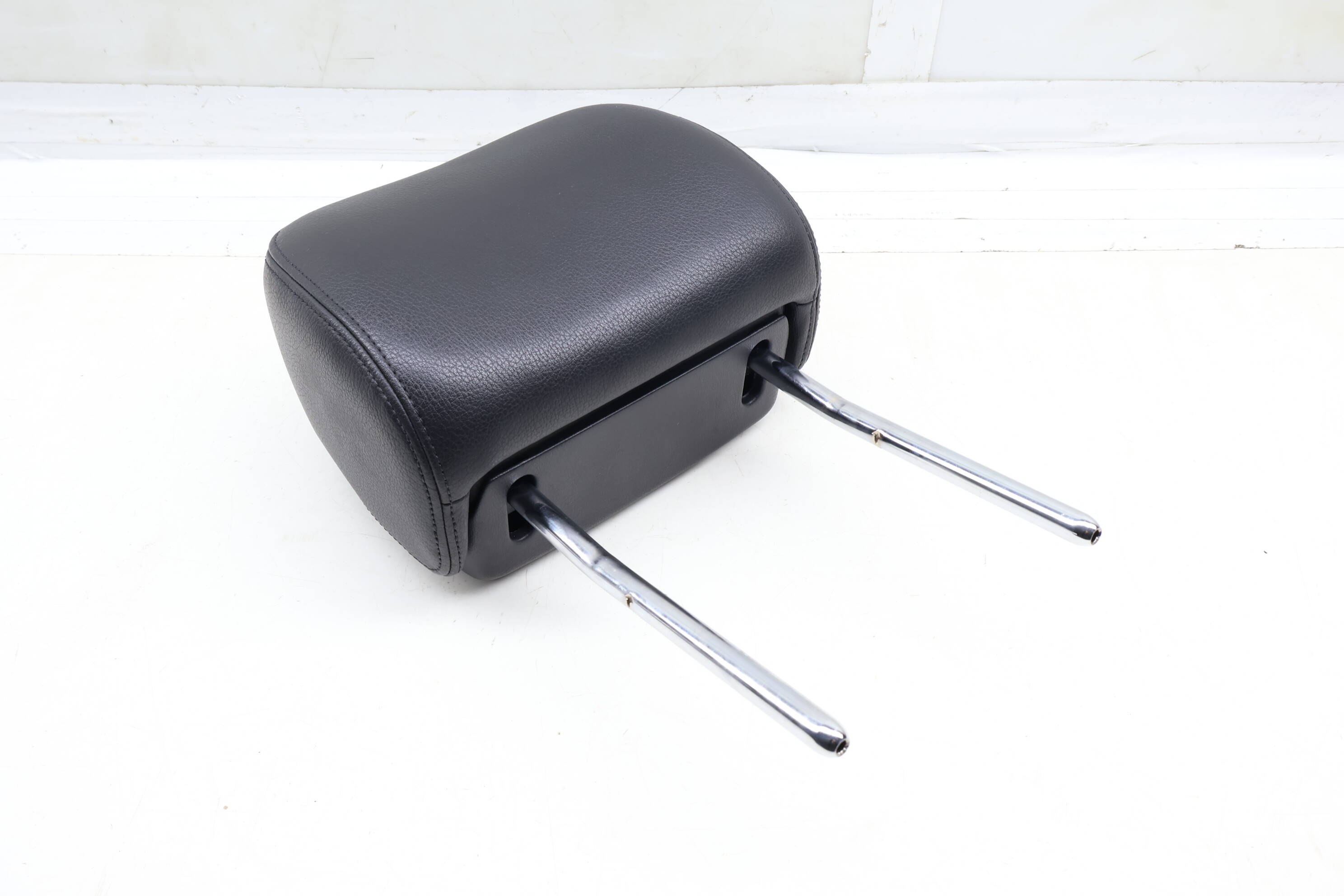 Headrest / Head Rest 4G8881901P