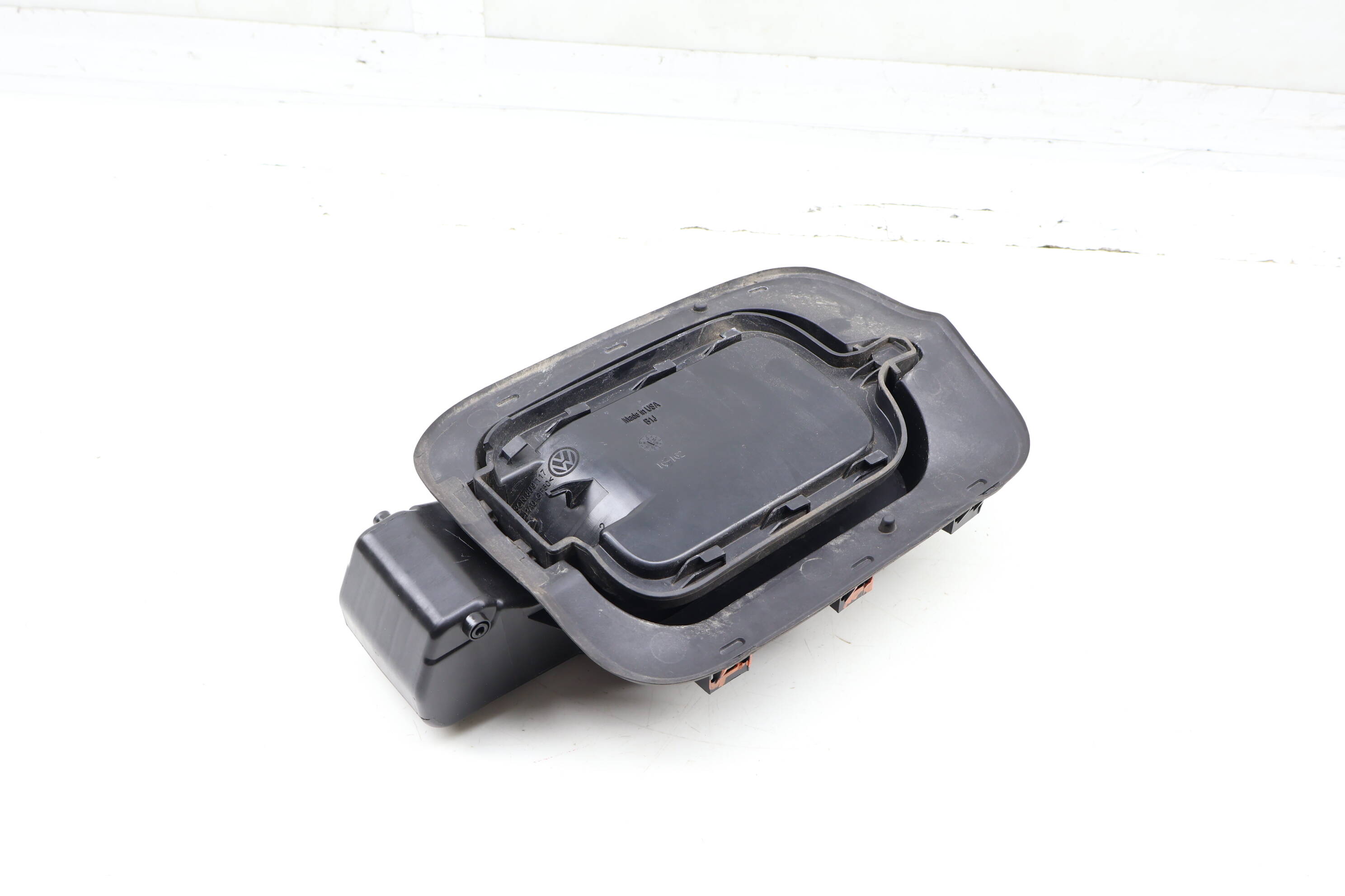 Gas / Fuel Filler Door Bracket 3CN809857