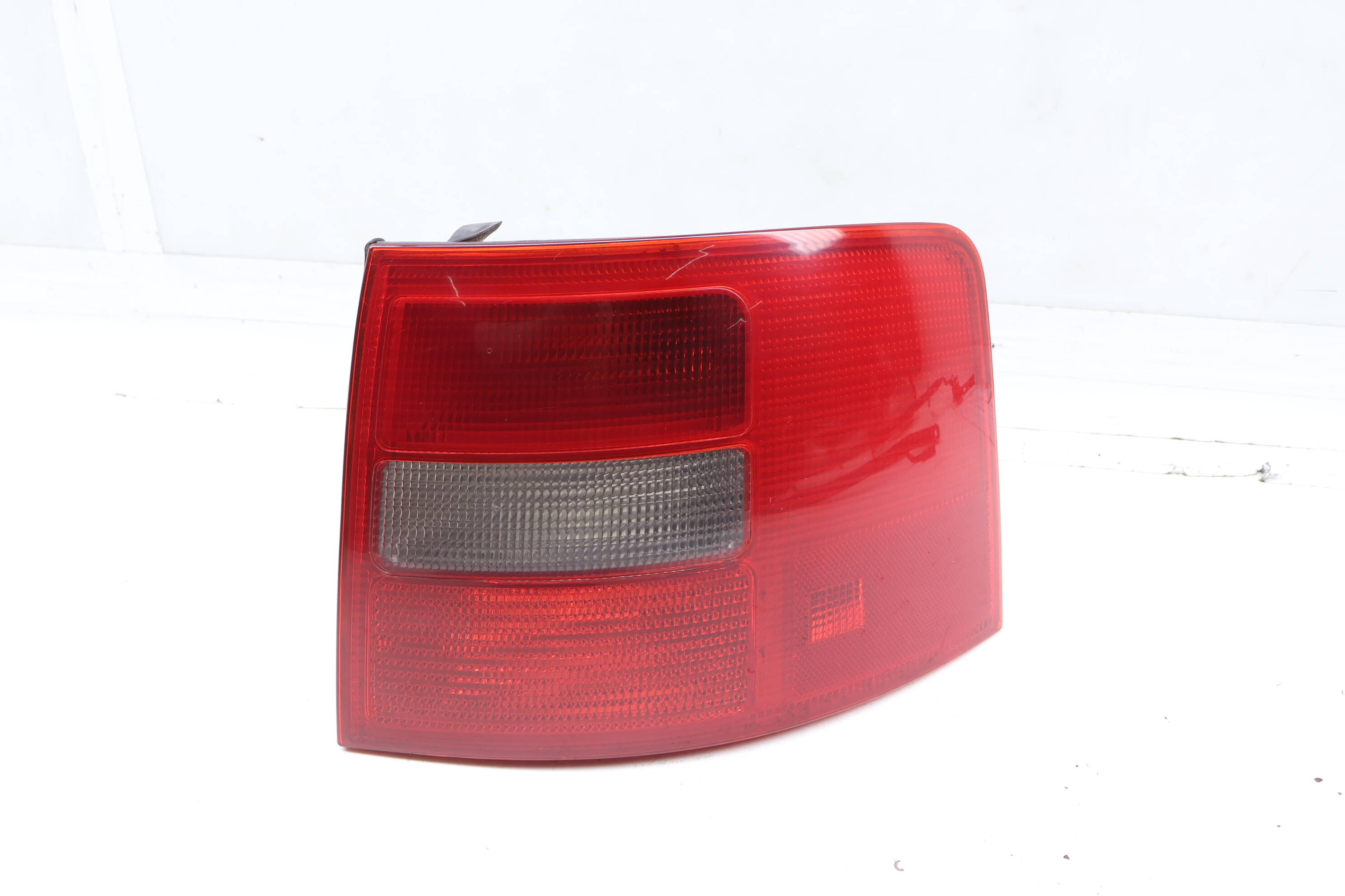 Tail Light / Lamp 4B9945096C