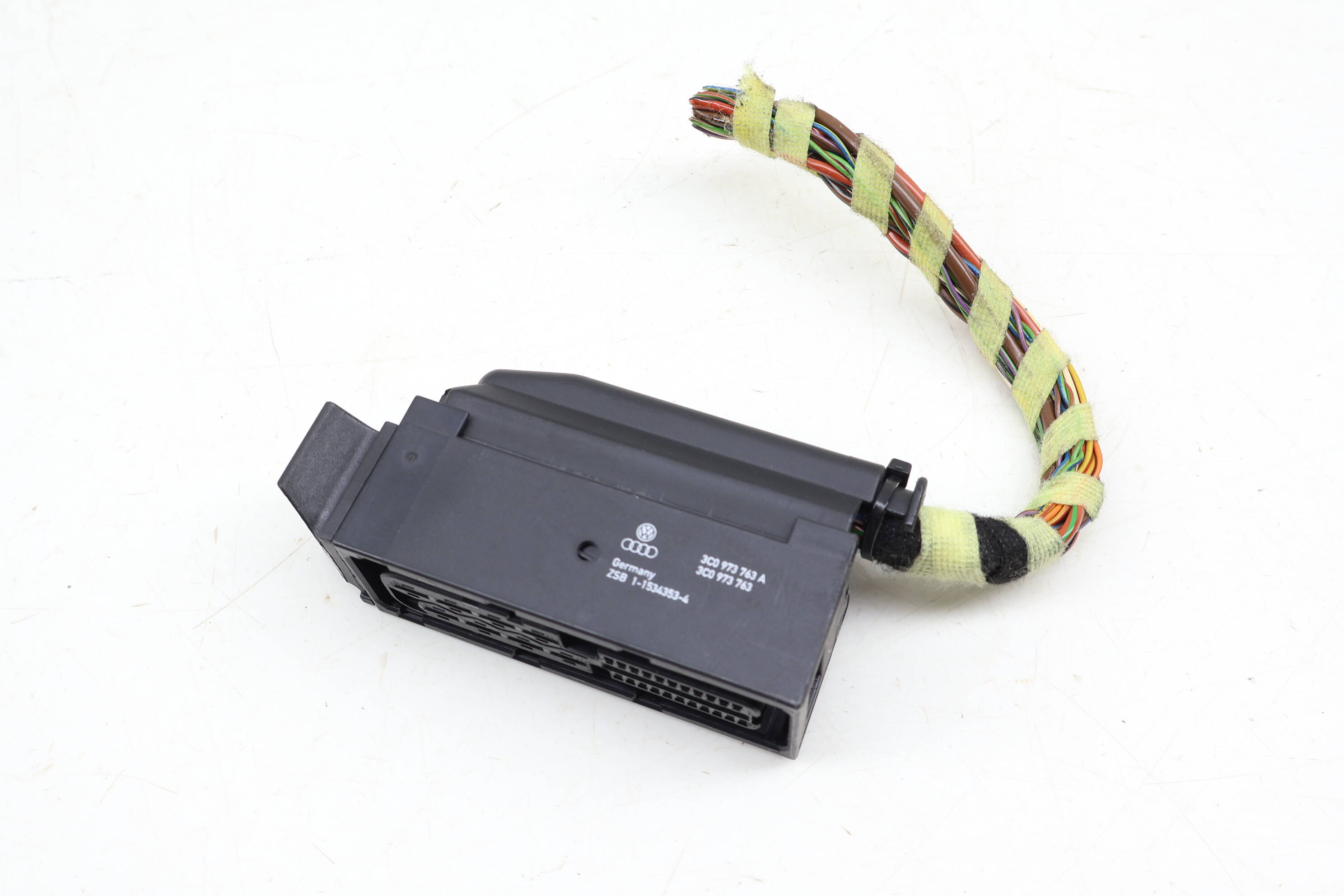 Parking Brake Module Wiring Connector / Pigtail 3C0973763A