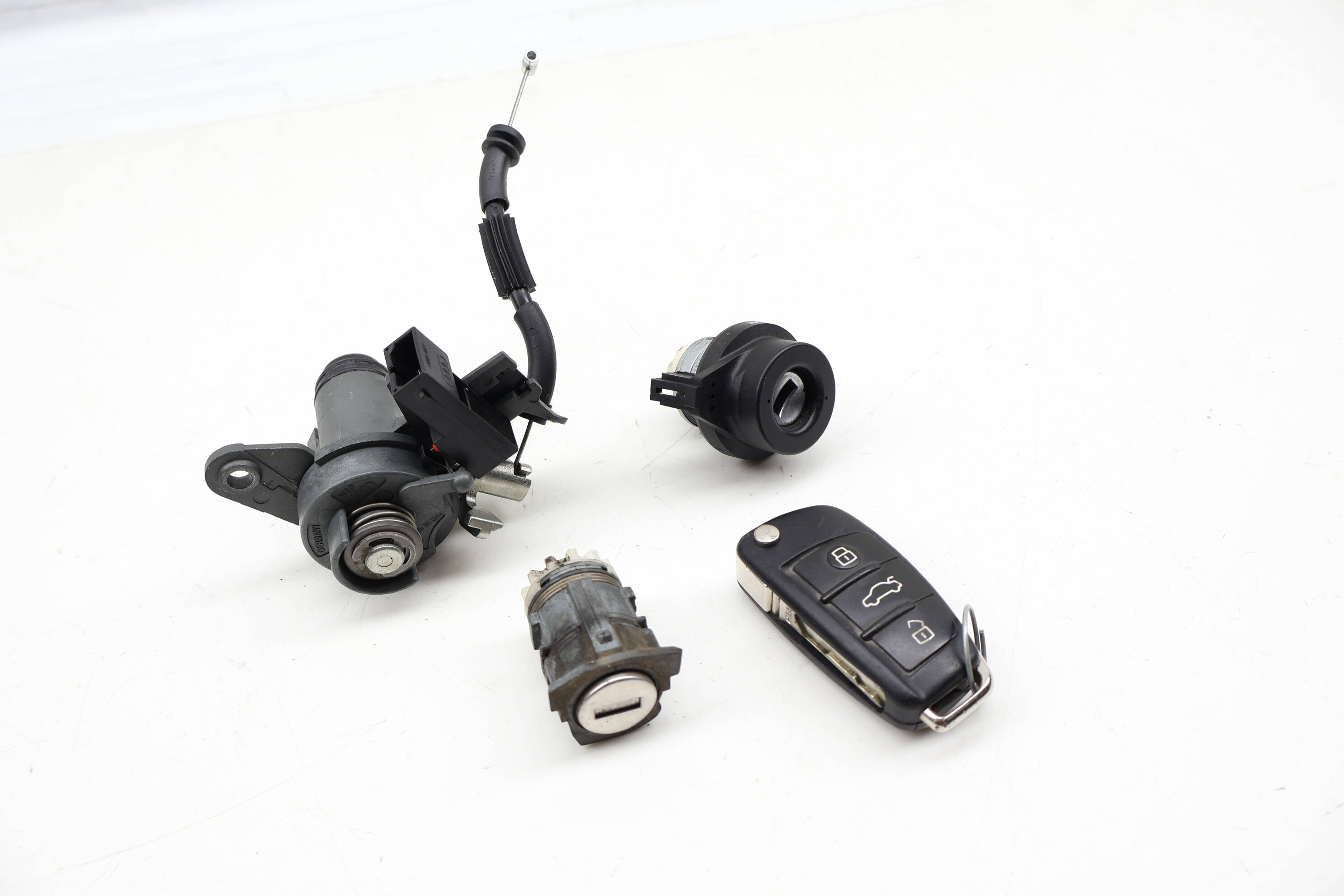 Ignition Switch / Cylinder W/ Key 8E0898375AB