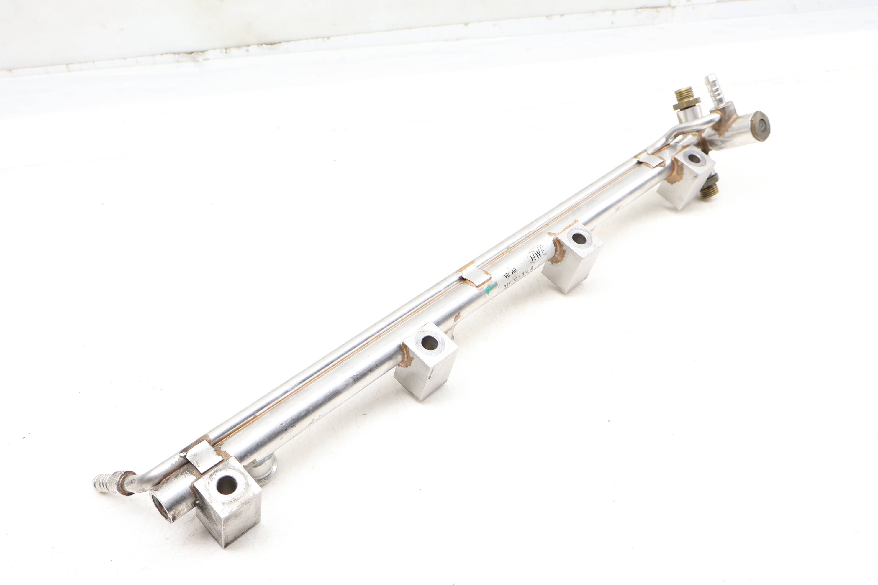 Fuel Rail 03H133316M