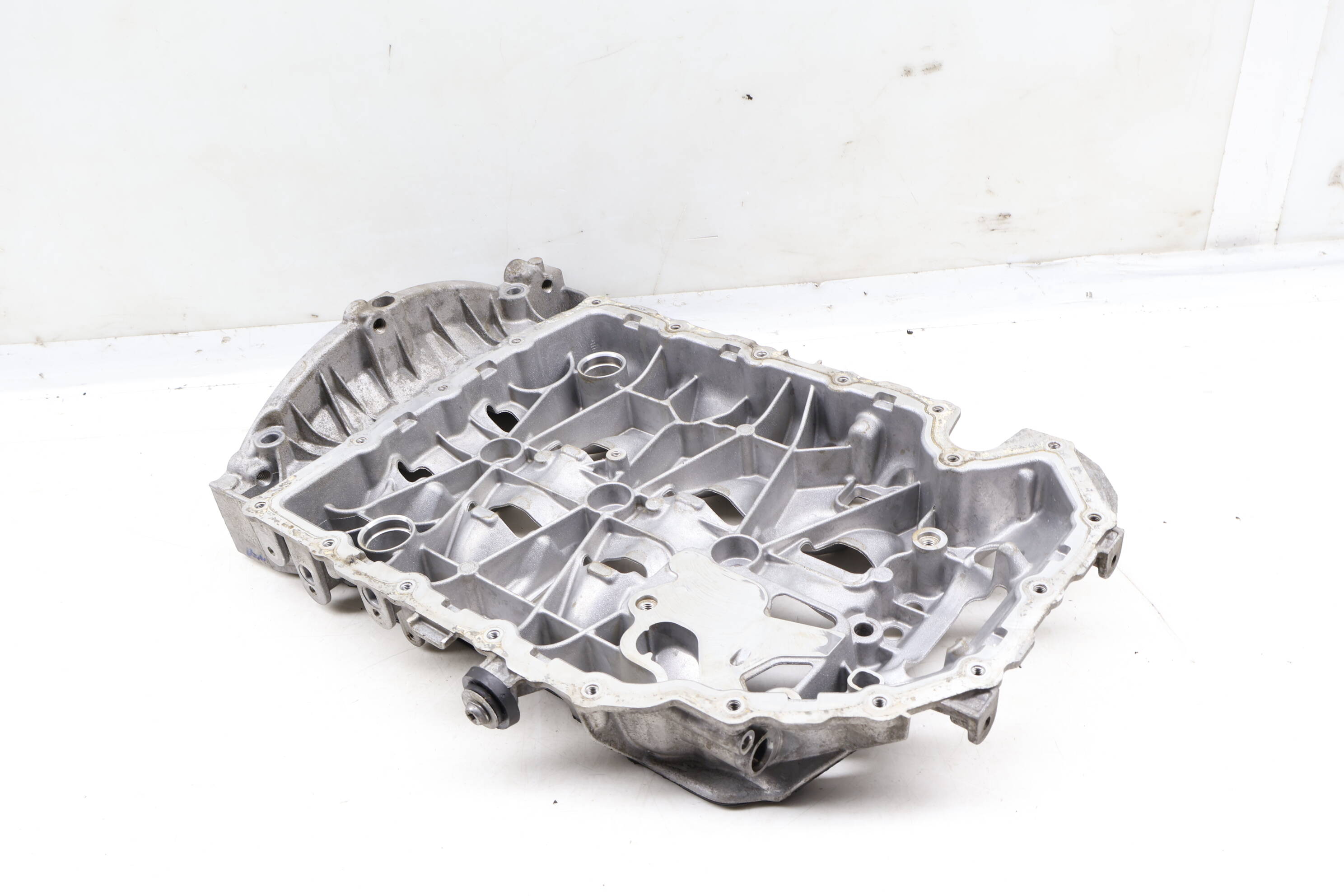 Upper Engine Oil Pan / Sump 06K103603CT