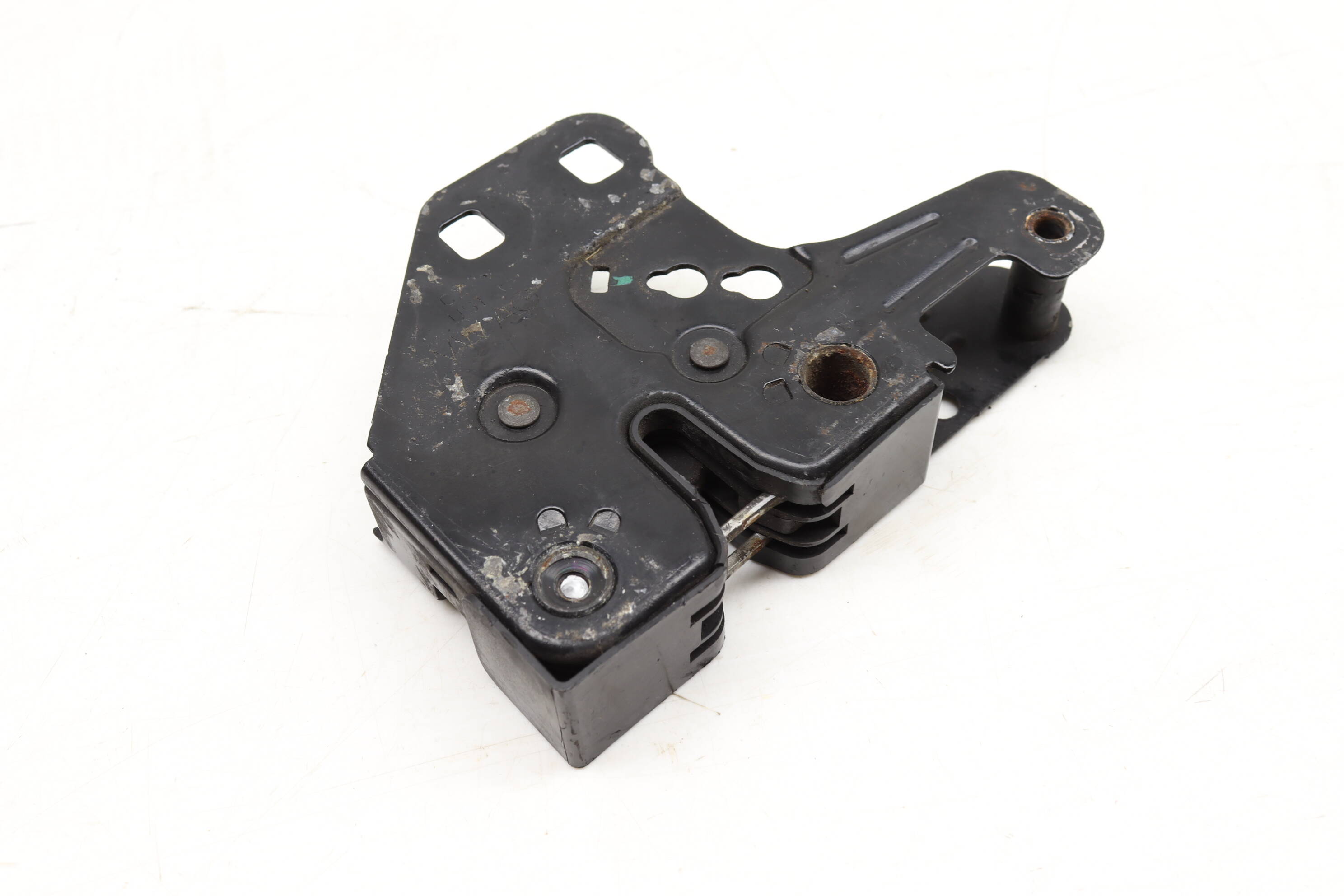 Lower Hood Latch / Lock 8E0823509C