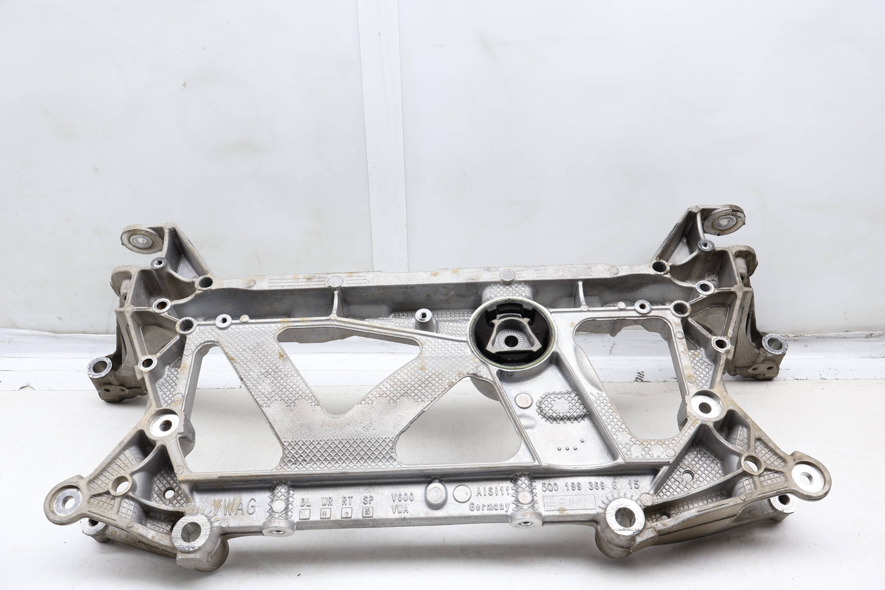 Engine / Transmission Mount / Sub Frame 5Q0199369G