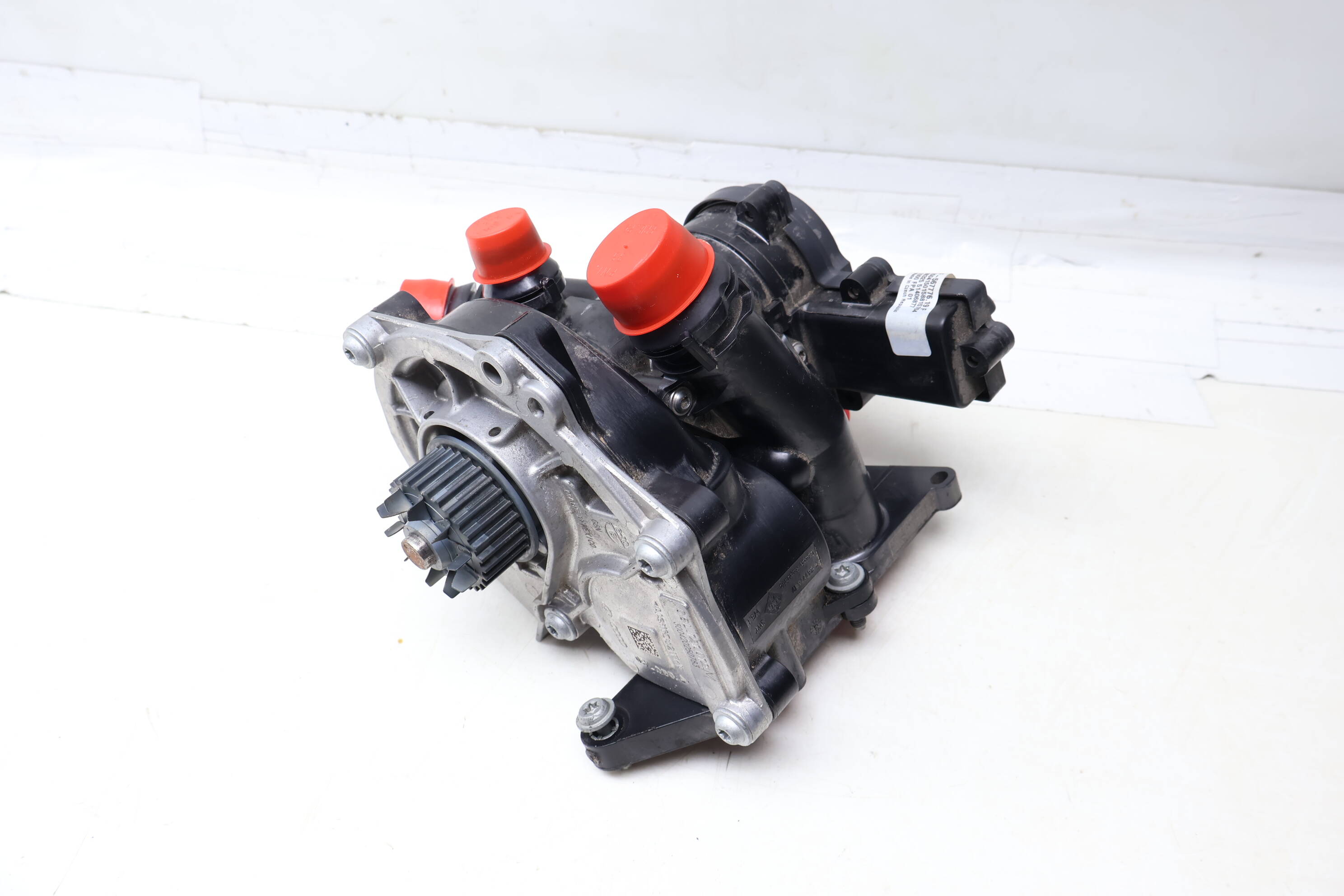 Thermostat / Water Pump Assembly 06L121012M