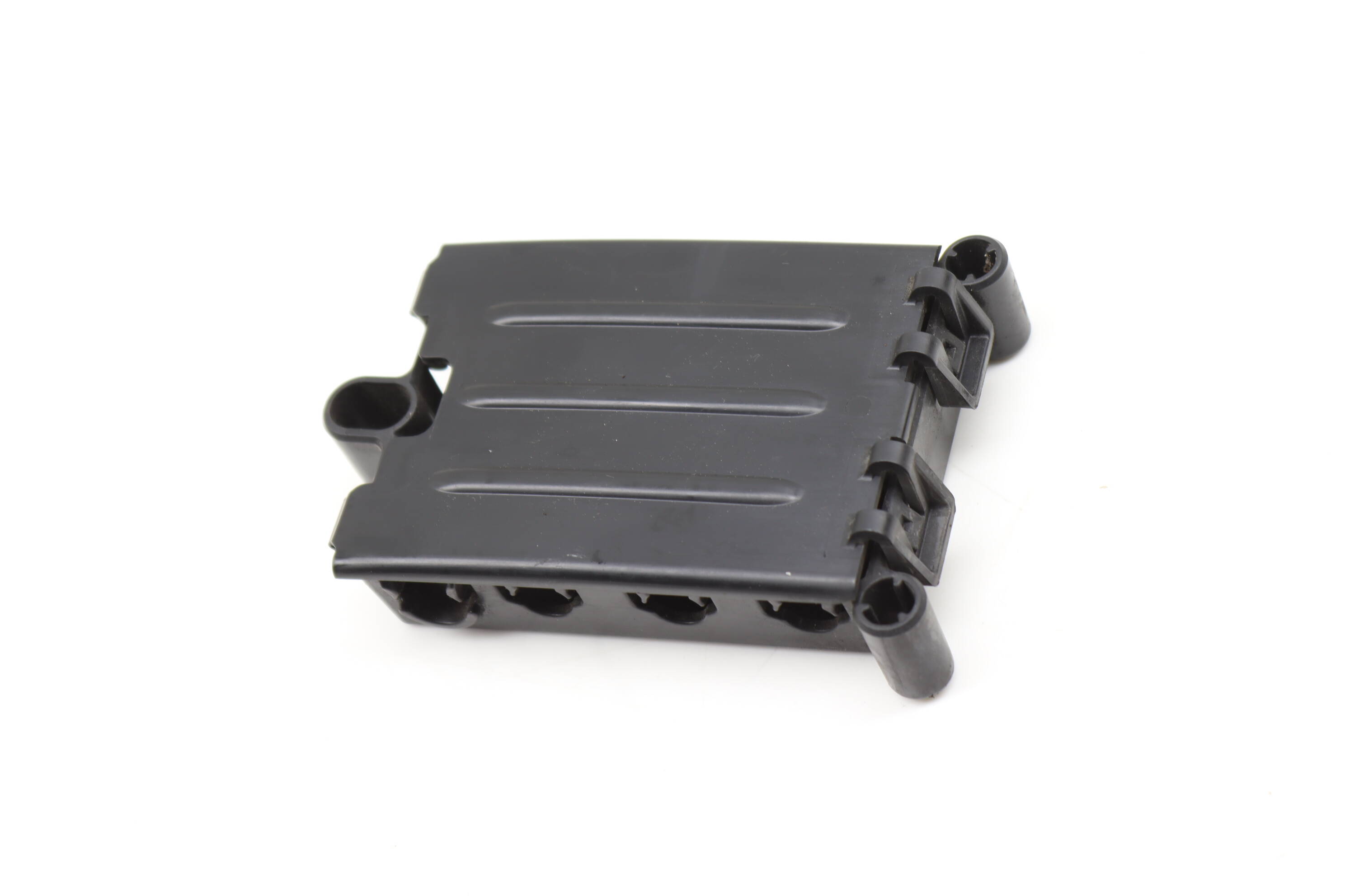 Plug&#x20;Connector&#x20;Bracket&#x20;&#x2F;&#x20;Housing&#x20;61139331175