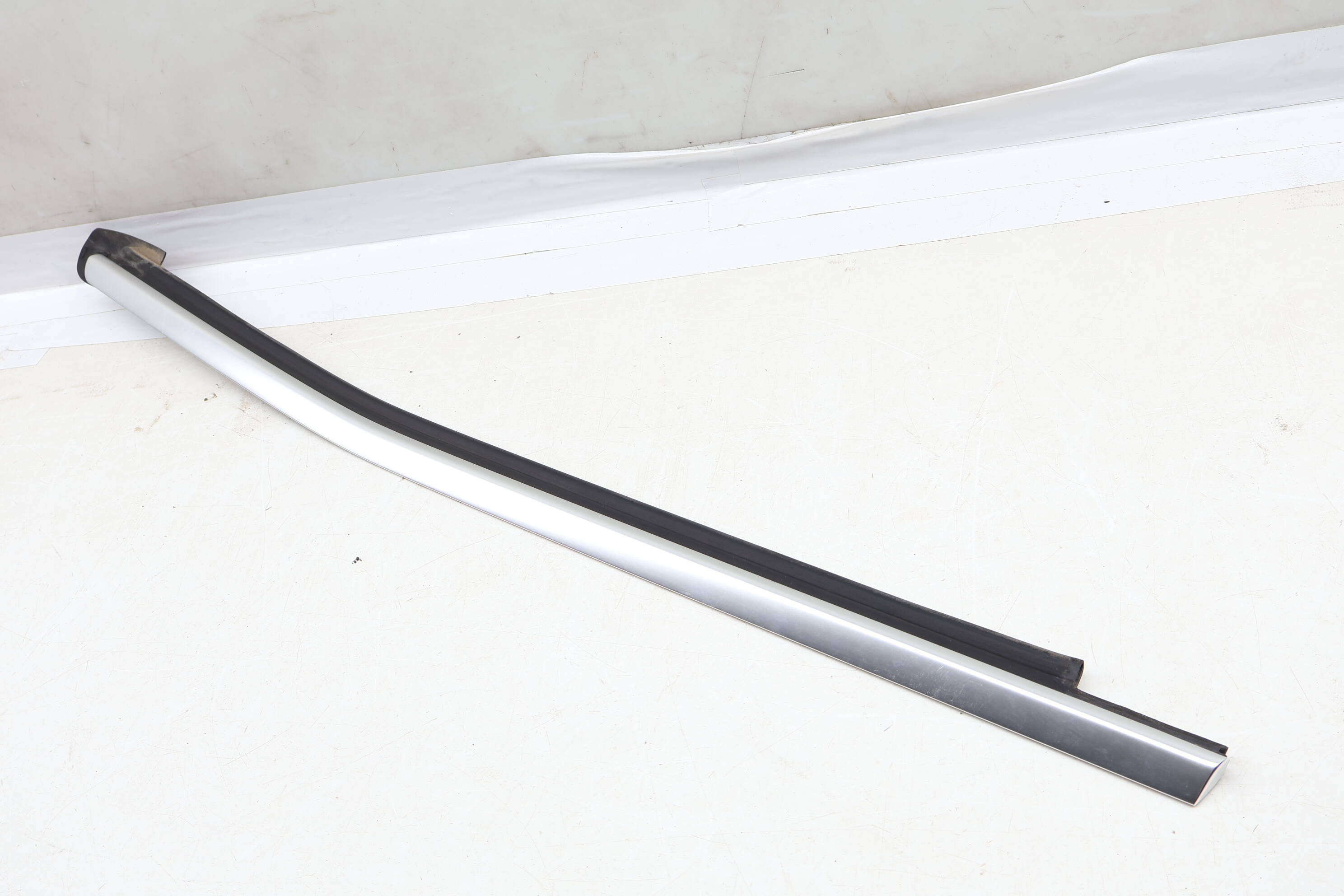 Exterior&#x20;Quarter&#x20;Window&#x20;Slot&#x20;Seal&#x20;&#x2F;&#x20;Trim&#x20;1666902280