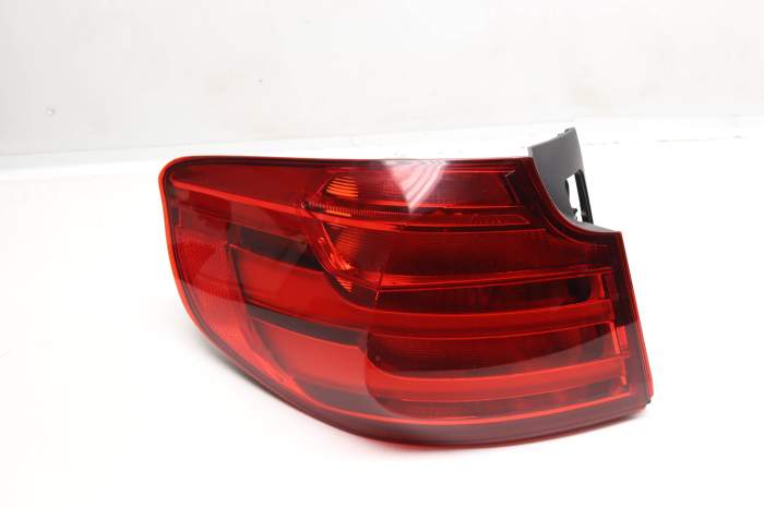 Outer Tail Light / Lamp 63217286039 main product photo