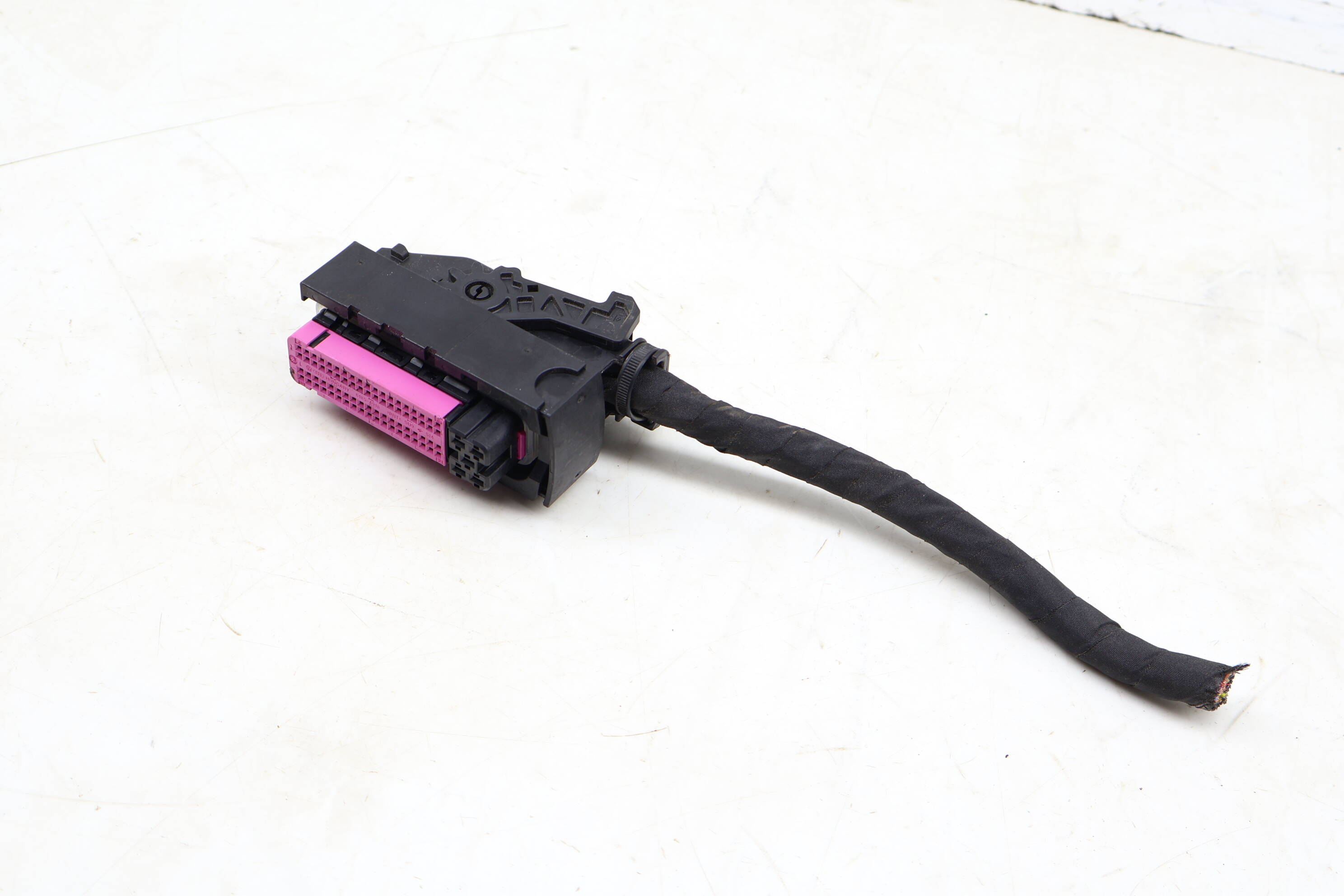 Transmission Module Wiring Connector / Pigtail (81-Pin) 1S0906385A