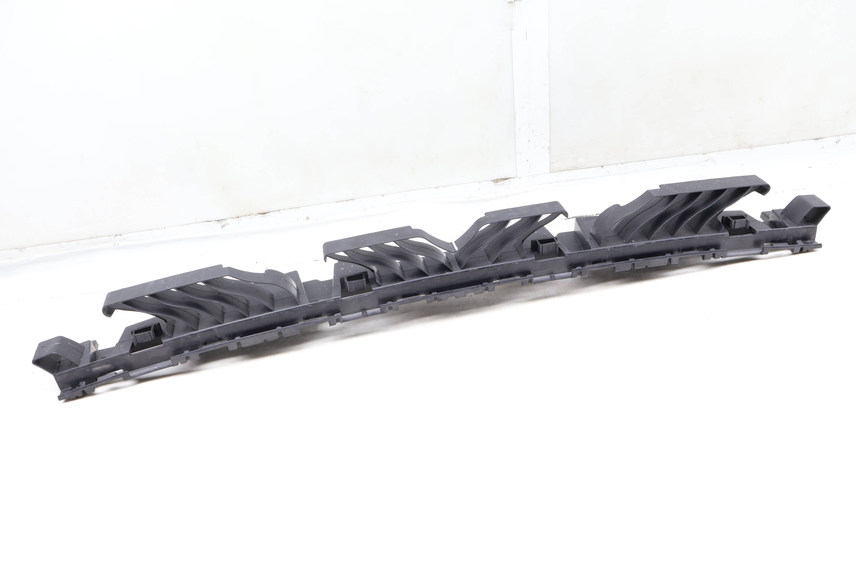 Center Bumper Mount / Bracket 561807863B